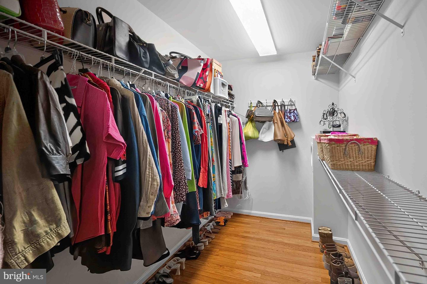 8187 DOUGLAS FIR DR, LORTON, Virginia 22079, 4 Bedrooms Bedrooms, ,2 BathroomsBathrooms,Residential,For sale,8187 DOUGLAS FIR DR,VAFX2278382 MLS # VAFX2278382