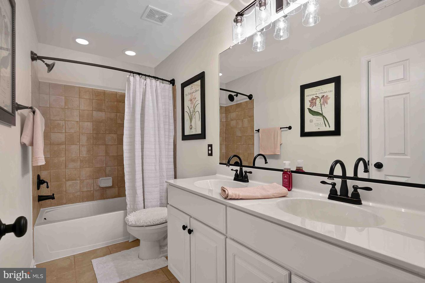 8187 DOUGLAS FIR DR, LORTON, Virginia 22079, 4 Bedrooms Bedrooms, ,2 BathroomsBathrooms,Residential,For sale,8187 DOUGLAS FIR DR,VAFX2278382 MLS # VAFX2278382