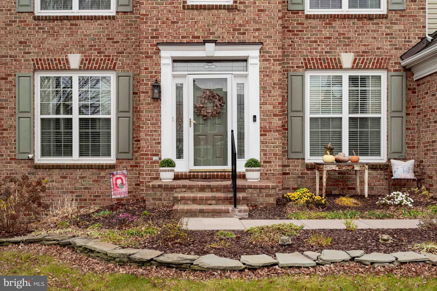 8187 DOUGLAS FIR DR, LORTON, Virginia 22079, 4 Bedrooms Bedrooms, ,2 BathroomsBathrooms,Residential,For sale,8187 DOUGLAS FIR DR,VAFX2278382 MLS # VAFX2278382