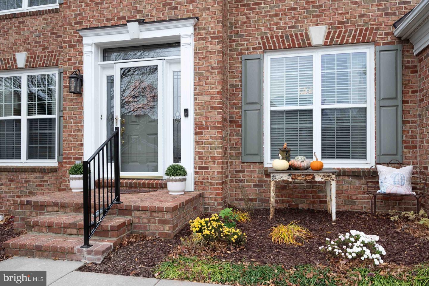 8187 DOUGLAS FIR DR, LORTON, Virginia 22079, 4 Bedrooms Bedrooms, ,2 BathroomsBathrooms,Residential,For sale,8187 DOUGLAS FIR DR,VAFX2278382 MLS # VAFX2278382