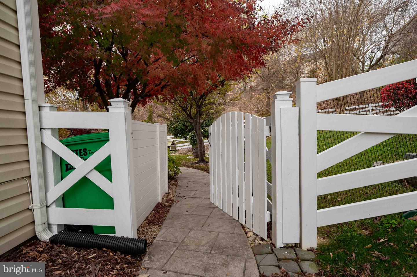 8187 DOUGLAS FIR DR, LORTON, Virginia 22079, 4 Bedrooms Bedrooms, ,2 BathroomsBathrooms,Residential,For sale,8187 DOUGLAS FIR DR,VAFX2278382 MLS # VAFX2278382