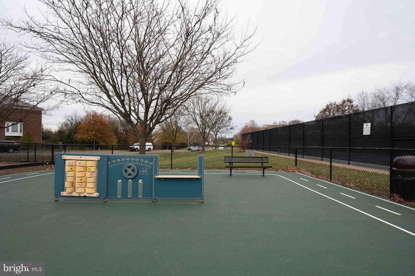 8187 DOUGLAS FIR DR, LORTON, Virginia 22079, 4 Bedrooms Bedrooms, ,2 BathroomsBathrooms,Residential,For sale,8187 DOUGLAS FIR DR,VAFX2278382 MLS # VAFX2278382