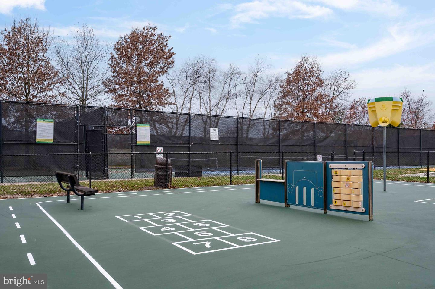 8187 DOUGLAS FIR DR, LORTON, Virginia 22079, 4 Bedrooms Bedrooms, ,2 BathroomsBathrooms,Residential,For sale,8187 DOUGLAS FIR DR,VAFX2278382 MLS # VAFX2278382