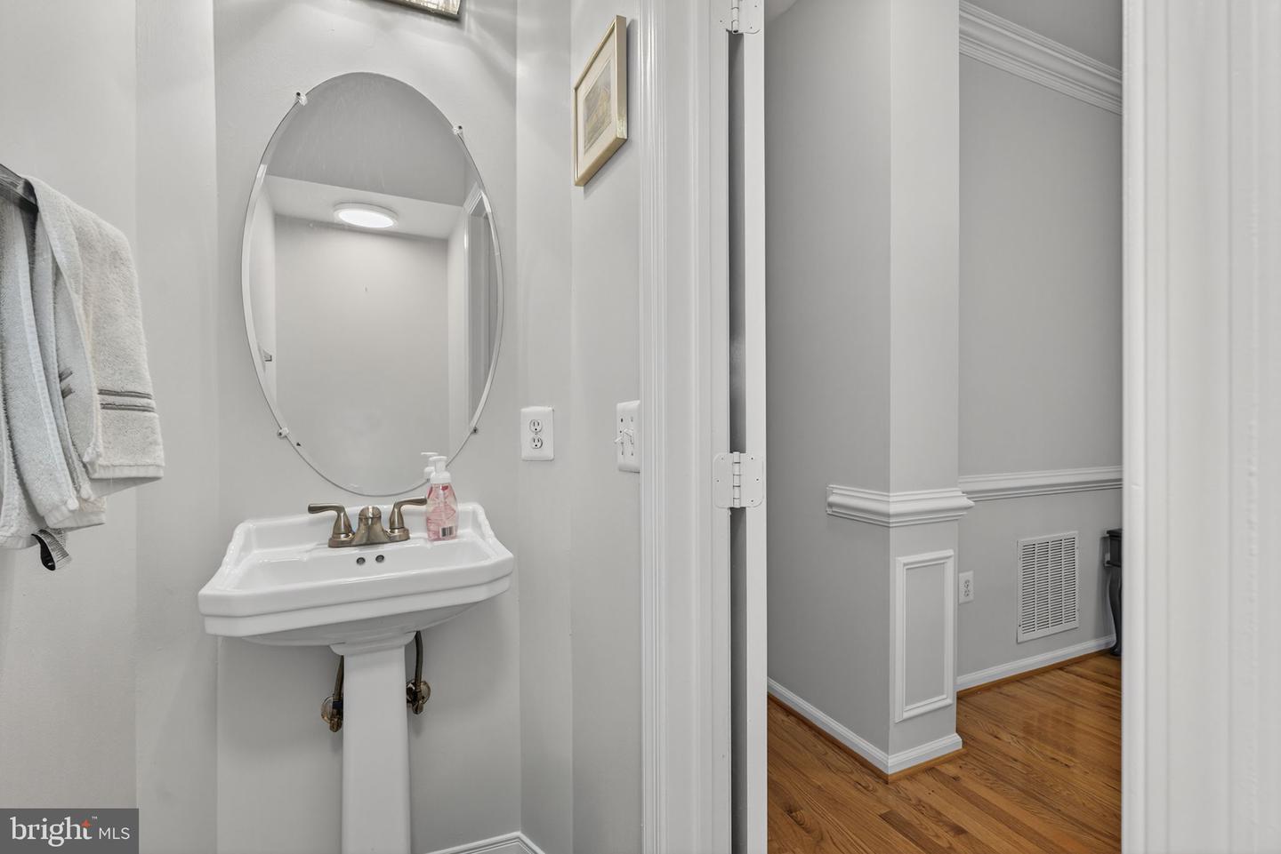 44112 SAXONY TER, ASHBURN, Virginia 20147, 3 Bedrooms Bedrooms, ,2 BathroomsBathrooms,Residential,For sale,44112 SAXONY TER,VALO2110936 MLS # VALO2110936