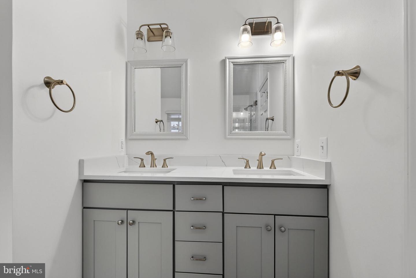 44112 SAXONY TER, ASHBURN, Virginia 20147, 3 Bedrooms Bedrooms, ,2 BathroomsBathrooms,Residential,For sale,44112 SAXONY TER,VALO2110936 MLS # VALO2110936