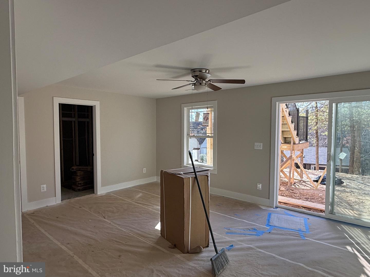 1102 LAKEVIEW DR, CROSS JUNCTION, Virginia 22625, 3 Bedrooms Bedrooms, 10 Rooms Rooms,2 BathroomsBathrooms,Residential,For sale,1102 LAKEVIEW DR,VAFV2037976 MLS # VAFV2037976