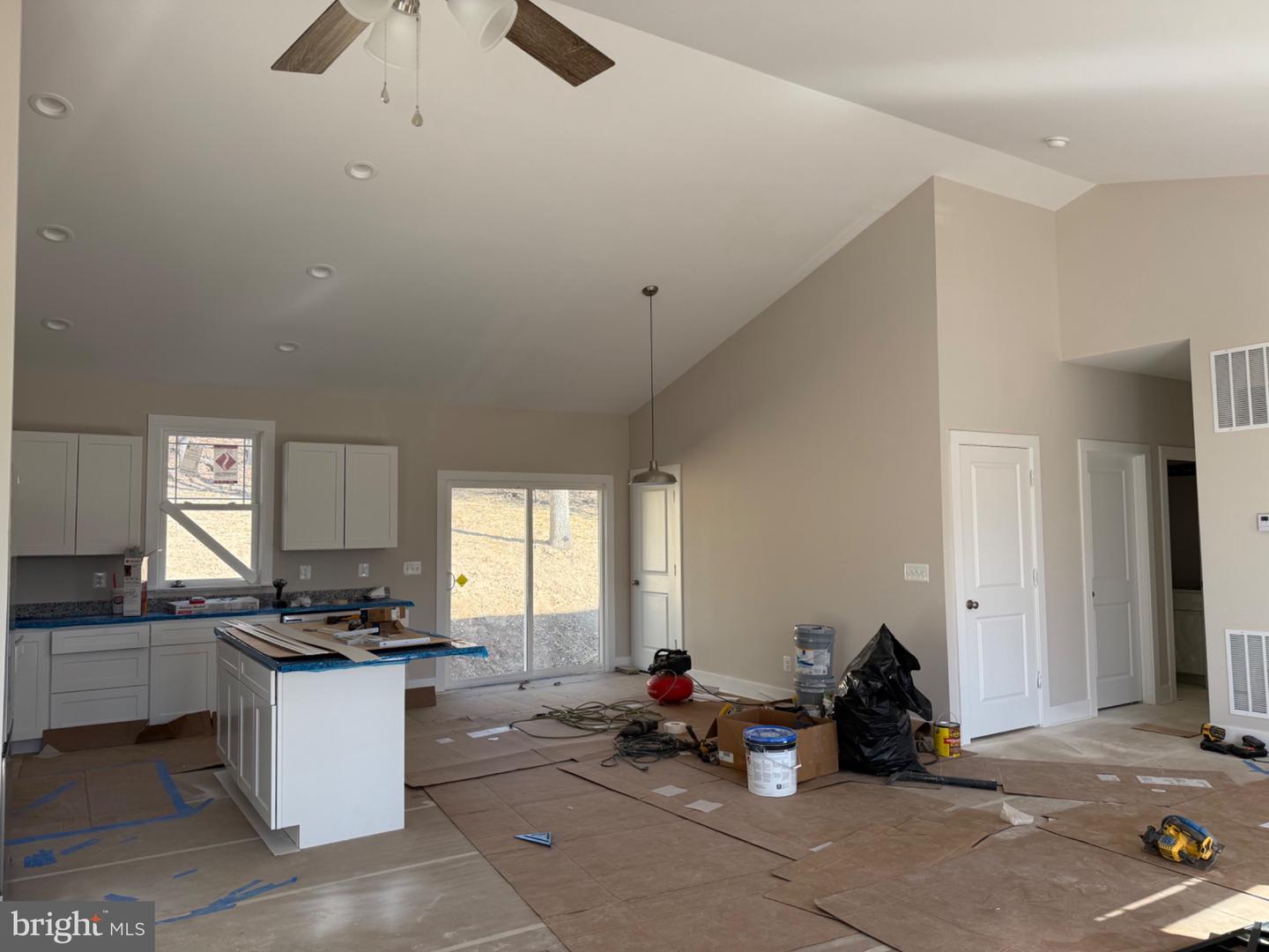 1102 LAKEVIEW DR, CROSS JUNCTION, Virginia 22625, 3 Bedrooms Bedrooms, 10 Rooms Rooms,2 BathroomsBathrooms,Residential,For sale,1102 LAKEVIEW DR,VAFV2037976 MLS # VAFV2037976