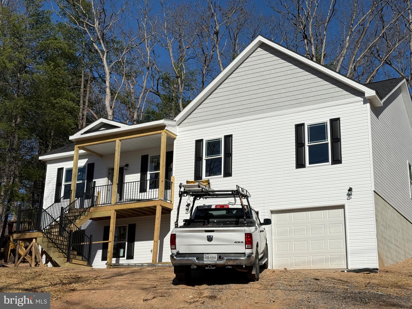 1102 LAKEVIEW DR, CROSS JUNCTION, Virginia 22625, 3 Bedrooms Bedrooms, 10 Rooms Rooms,2 BathroomsBathrooms,Residential,For sale,1102 LAKEVIEW DR,VAFV2037976 MLS # VAFV2037976