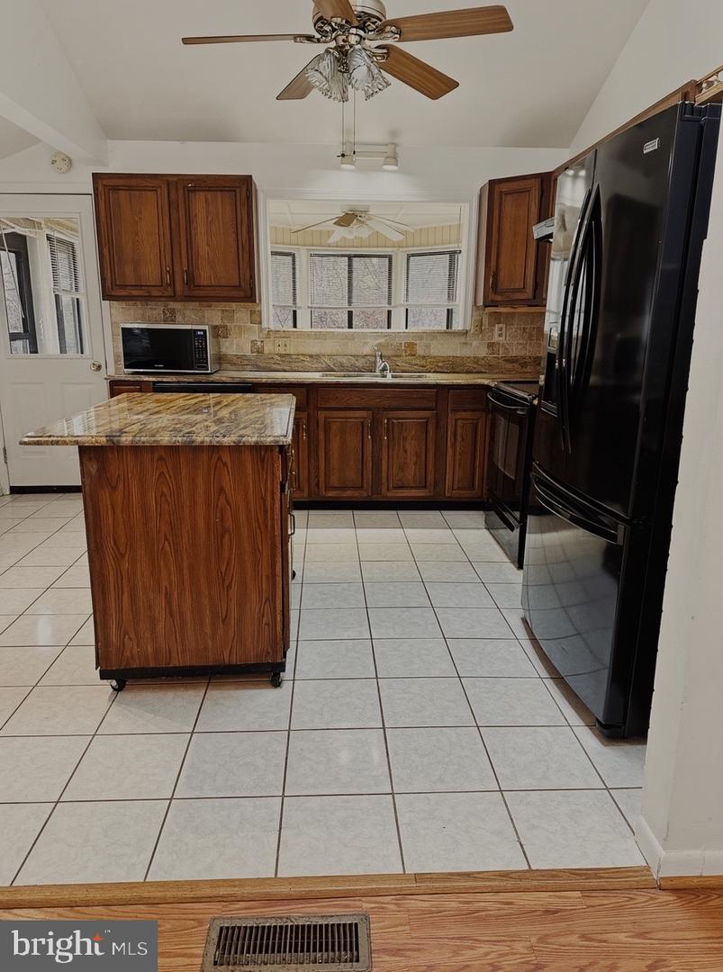 15408 SUNSET HARBOUR BLVD, MINERAL, Virginia 23117, 3 Bedrooms Bedrooms, ,4 BathroomsBathrooms,Residential,For sale,15408 SUNSET HARBOUR BLVD,VASP2037600 MLS # VASP2037600