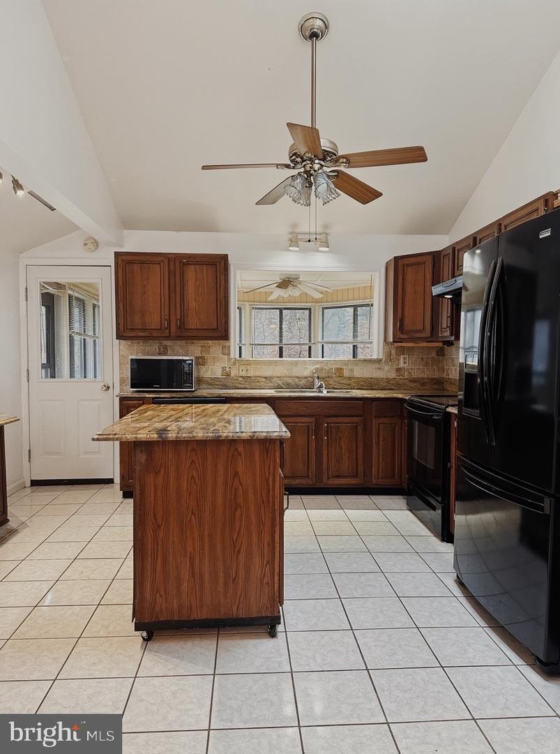 15408 SUNSET HARBOUR BLVD, MINERAL, Virginia 23117, 3 Bedrooms Bedrooms, ,4 BathroomsBathrooms,Residential,For sale,15408 SUNSET HARBOUR BLVD,VASP2037600 MLS # VASP2037600