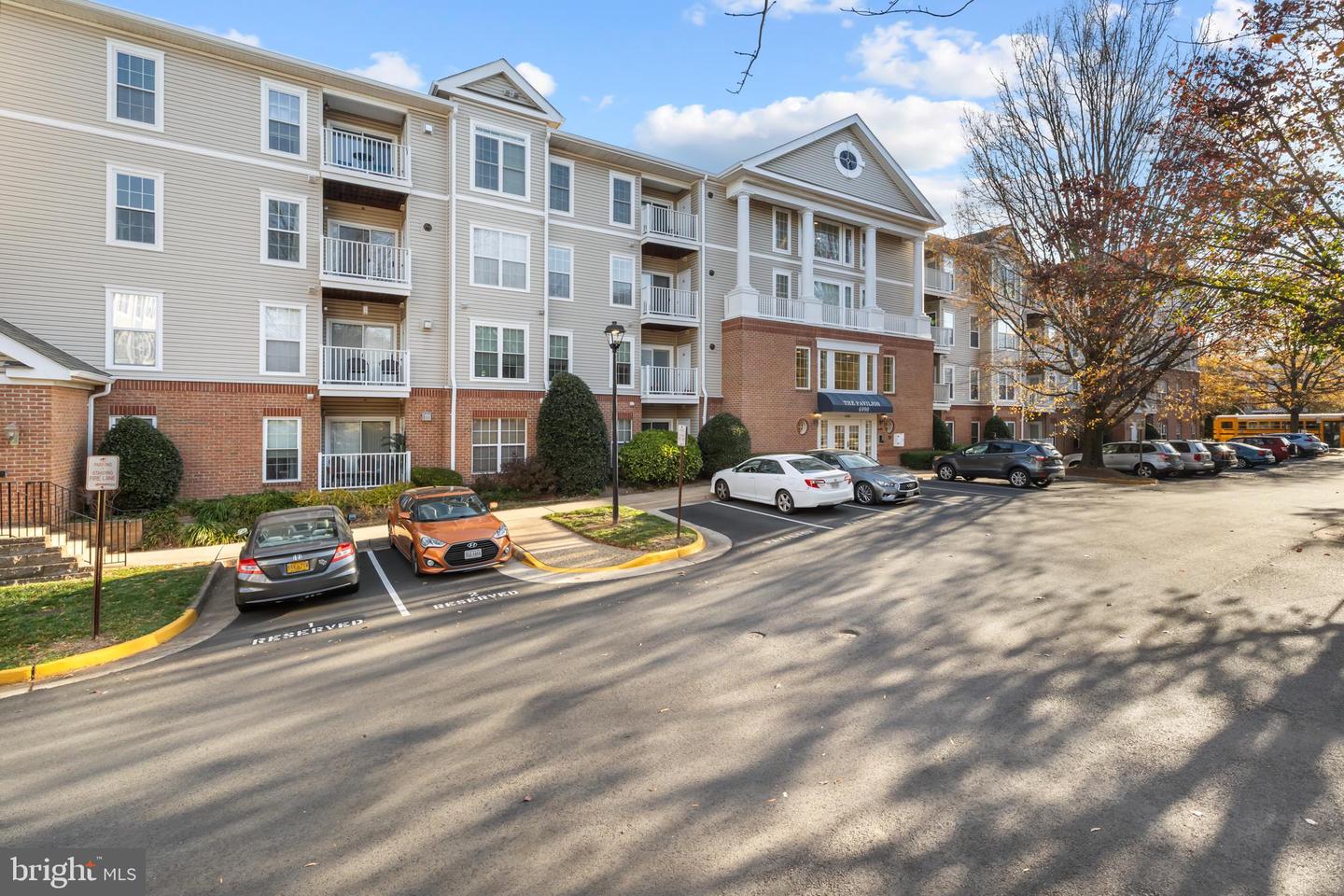 6990 FALLS REACH DR #313, FALLS CHURCH, Virginia 22043, 2 Bedrooms Bedrooms, 7 Rooms Rooms,2 BathroomsBathrooms,Residential,For sale,6990 FALLS REACH DR #313,VAFX2279274 MLS # VAFX2279274