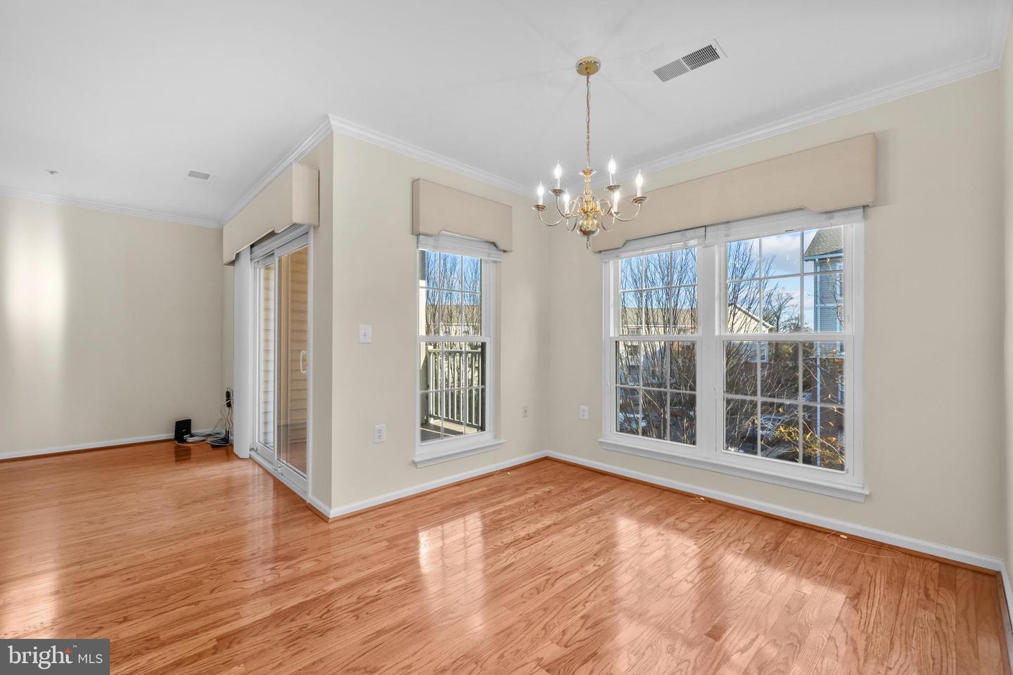 6990 FALLS REACH DR #313, FALLS CHURCH, Virginia 22043, 2 Bedrooms Bedrooms, 7 Rooms Rooms,2 BathroomsBathrooms,Residential,For sale,6990 FALLS REACH DR #313,VAFX2279274 MLS # VAFX2279274