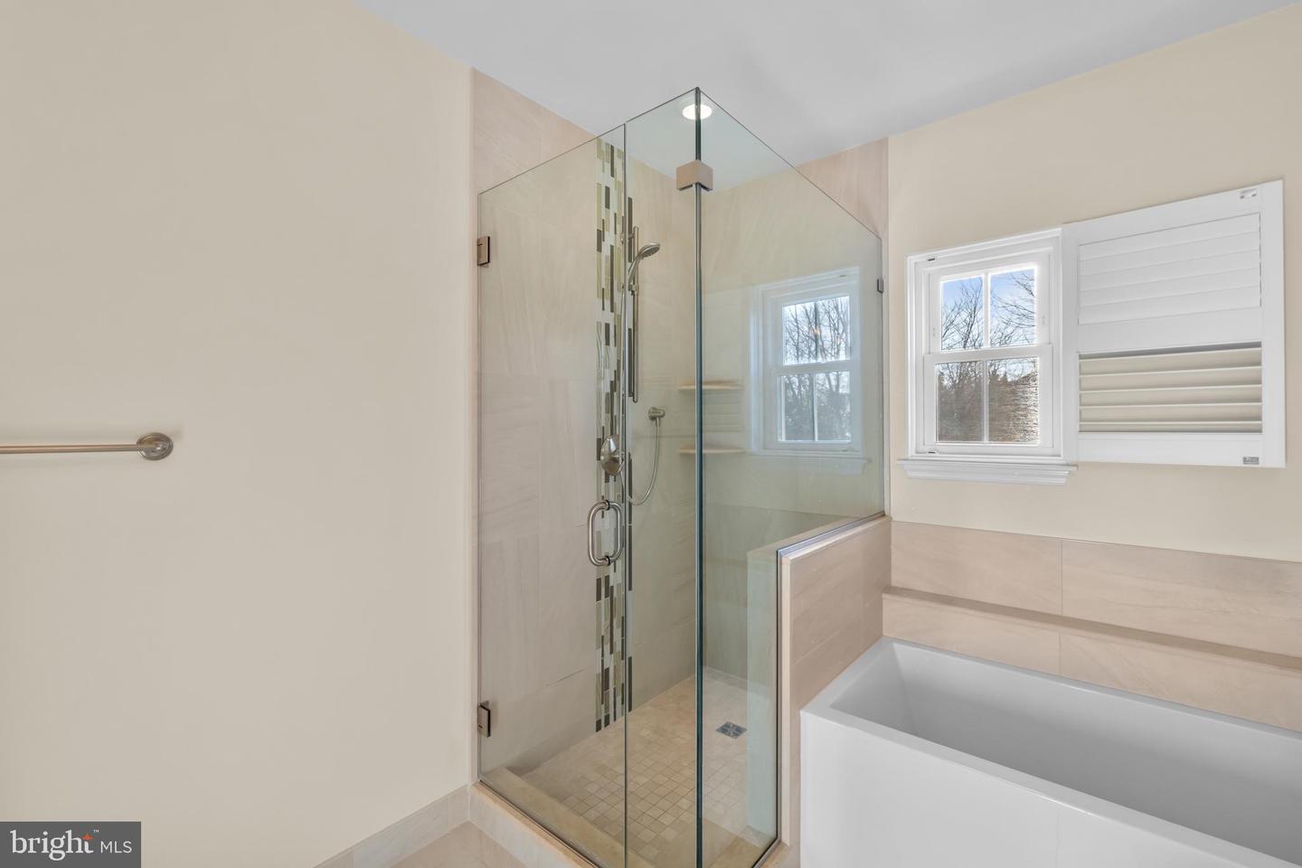 6990 FALLS REACH DR #313, FALLS CHURCH, Virginia 22043, 2 Bedrooms Bedrooms, 7 Rooms Rooms,2 BathroomsBathrooms,Residential,For sale,6990 FALLS REACH DR #313,VAFX2279274 MLS # VAFX2279274