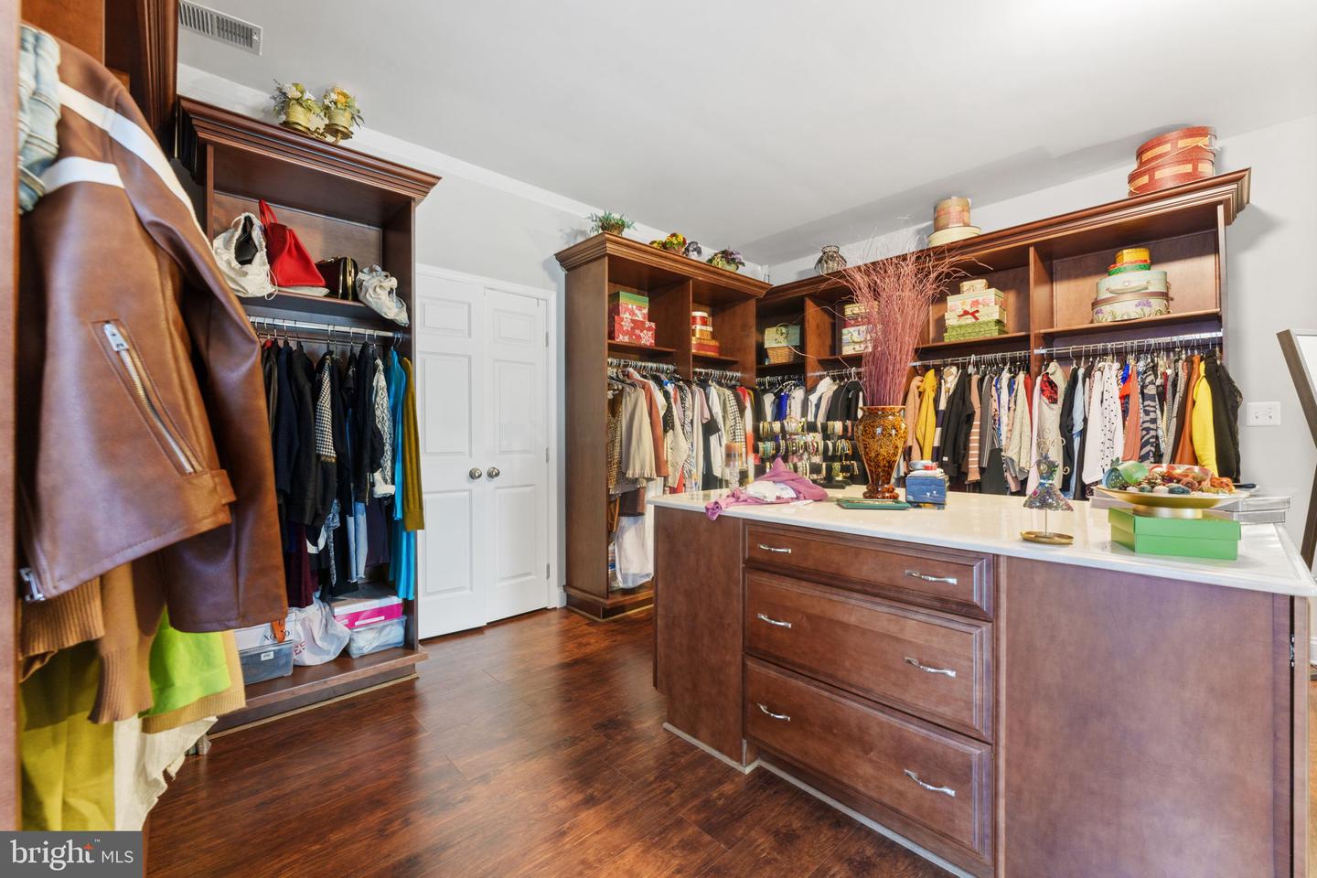 627 WALKER RD, GREAT FALLS, Virginia 22066, 6 Bedrooms Bedrooms, ,6 BathroomsBathrooms,Residential,For sale,627 WALKER RD,VAFX2278980 MLS # VAFX2278980 627 WALKER RD, GREAT FALLS, Virginia 22066, 6 Bedrooms Bedrooms, ,6 BathroomsBathrooms,Residential,For sale,627 WALKER RD,VAFX2278980 MLS # VAFX2278980