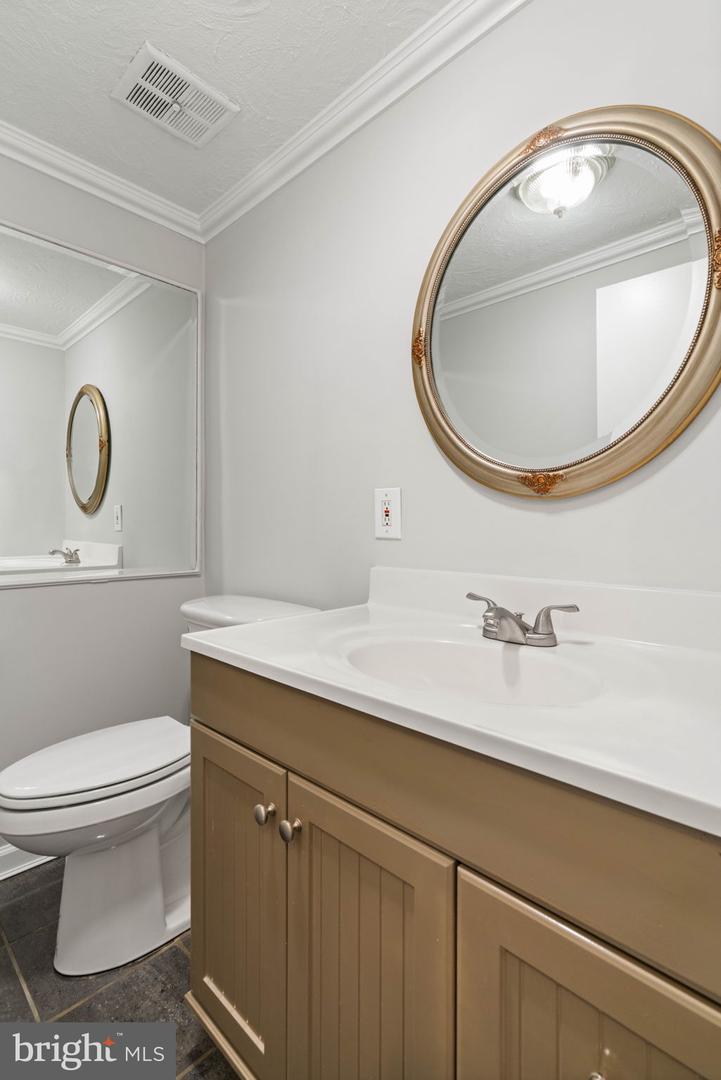 11106 LAKE JACKSON DR, MANASSAS, Virginia 20111, 4 Bedrooms Bedrooms, ,1 BathroomBathrooms,Residential,For sale,11106 LAKE JACKSON DR,VAPW2107732 MLS # VAPW2107732