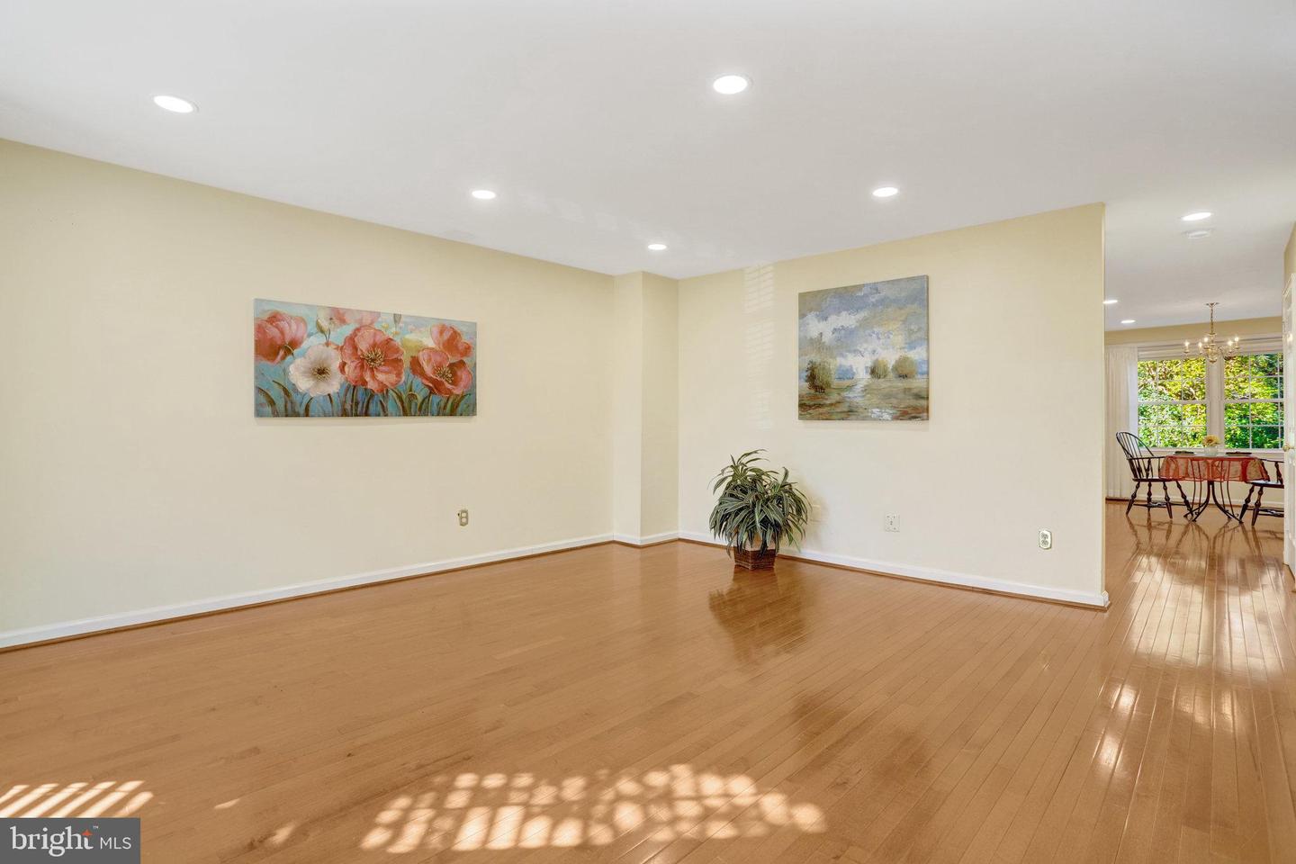 6122 OLD BRENTFORD CT, ALEXANDRIA, Virginia 22310, 3 Bedrooms Bedrooms, ,3 BathroomsBathrooms,Residential,For sale,6122 OLD BRENTFORD CT,VAFX2279114 MLS # VAFX2279114