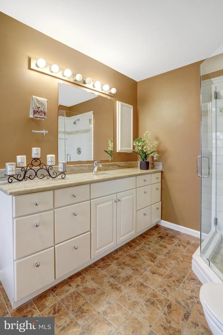 6122 OLD BRENTFORD CT, ALEXANDRIA, Virginia 22310, 3 Bedrooms Bedrooms, ,3 BathroomsBathrooms,Residential,For sale,6122 OLD BRENTFORD CT,VAFX2279114 MLS # VAFX2279114