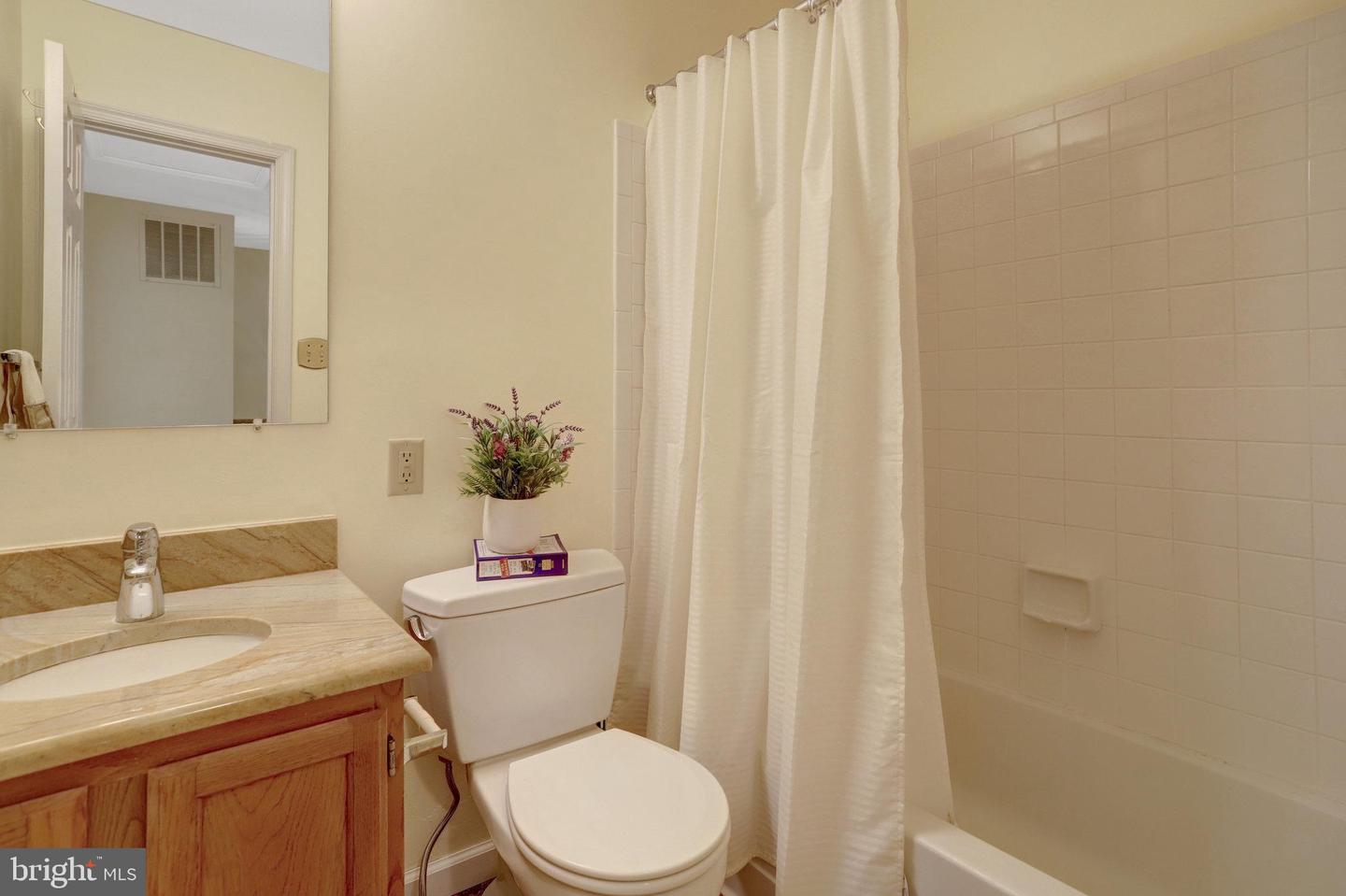 6122 OLD BRENTFORD CT, ALEXANDRIA, Virginia 22310, 3 Bedrooms Bedrooms, ,3 BathroomsBathrooms,Residential,For sale,6122 OLD BRENTFORD CT,VAFX2279114 MLS # VAFX2279114