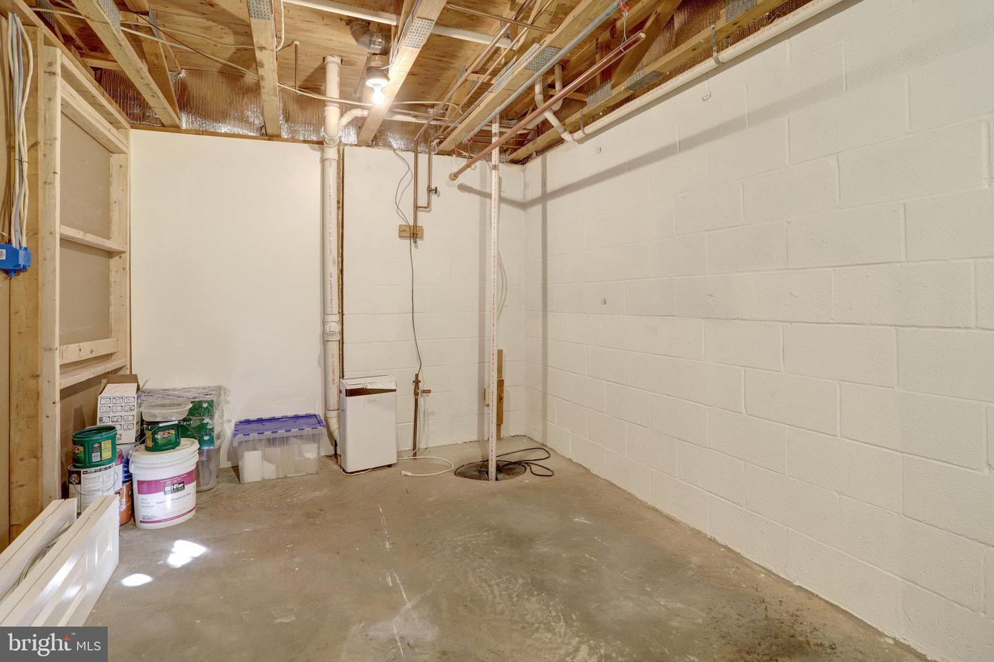 6122 OLD BRENTFORD CT, ALEXANDRIA, Virginia 22310, 3 Bedrooms Bedrooms, ,3 BathroomsBathrooms,Residential,For sale,6122 OLD BRENTFORD CT,VAFX2279114 MLS # VAFX2279114