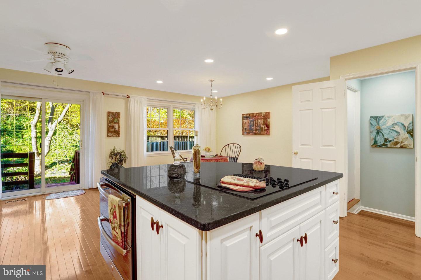 6122 OLD BRENTFORD CT, ALEXANDRIA, Virginia 22310, 3 Bedrooms Bedrooms, ,3 BathroomsBathrooms,Residential,For sale,6122 OLD BRENTFORD CT,VAFX2279114 MLS # VAFX2279114