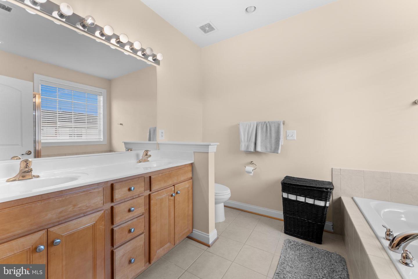 15908 MACKENZIE MANOR DR, HAYMARKET, Virginia 20169, 3 Bedrooms Bedrooms, 6 Rooms Rooms,2 BathroomsBathrooms,Residential,For sale,15908 MACKENZIE MANOR DR,VAPW2107804 MLS # VAPW2107804 15908 MACKENZIE MANOR DR, HAYMARKET, Virginia 20169, 3 Bedrooms Bedrooms, 6 Rooms Rooms,2 BathroomsBathrooms,Residential,For sale,15908 MACKENZIE MANOR DR,VAPW2107804 MLS # VAPW2107804