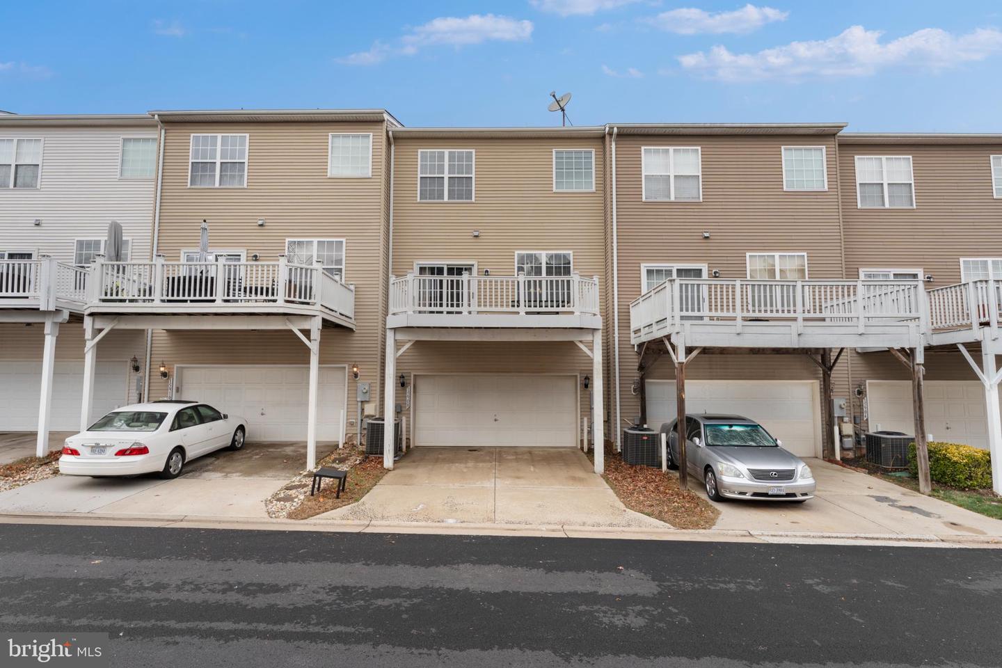 15908 MACKENZIE MANOR DR, HAYMARKET, Virginia 20169, 3 Bedrooms Bedrooms, 6 Rooms Rooms,2 BathroomsBathrooms,Residential,For sale,15908 MACKENZIE MANOR DR,VAPW2107804 MLS # VAPW2107804 15908 MACKENZIE MANOR DR, HAYMARKET, Virginia 20169, 3 Bedrooms Bedrooms, 6 Rooms Rooms,2 BathroomsBathrooms,Residential,For sale,15908 MACKENZIE MANOR DR,VAPW2107804 MLS # VAPW2107804