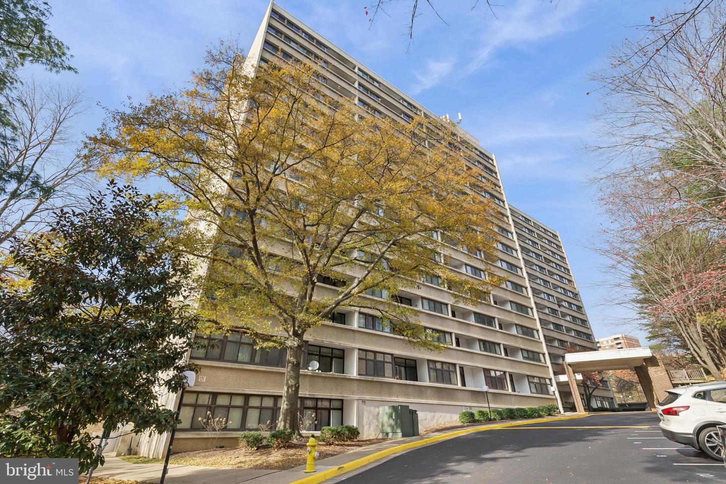5911 EDSALL RD #801, ALEXANDRIA, Virginia 22304, 2 Bedrooms Bedrooms, ,2 BathroomsBathrooms,Residential,For sale,5911 EDSALL RD #801,VAAX2051842 MLS # VAAX2051842