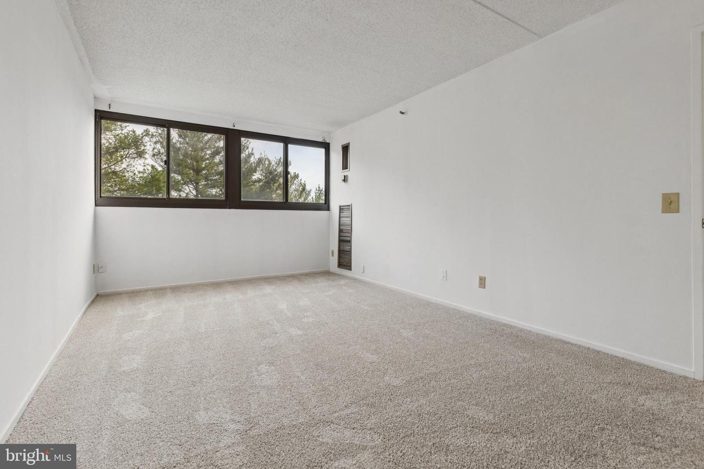 5911 EDSALL RD #801, ALEXANDRIA, Virginia 22304, 2 Bedrooms Bedrooms, ,2 BathroomsBathrooms,Residential,For sale,5911 EDSALL RD #801,VAAX2051842 MLS # VAAX2051842