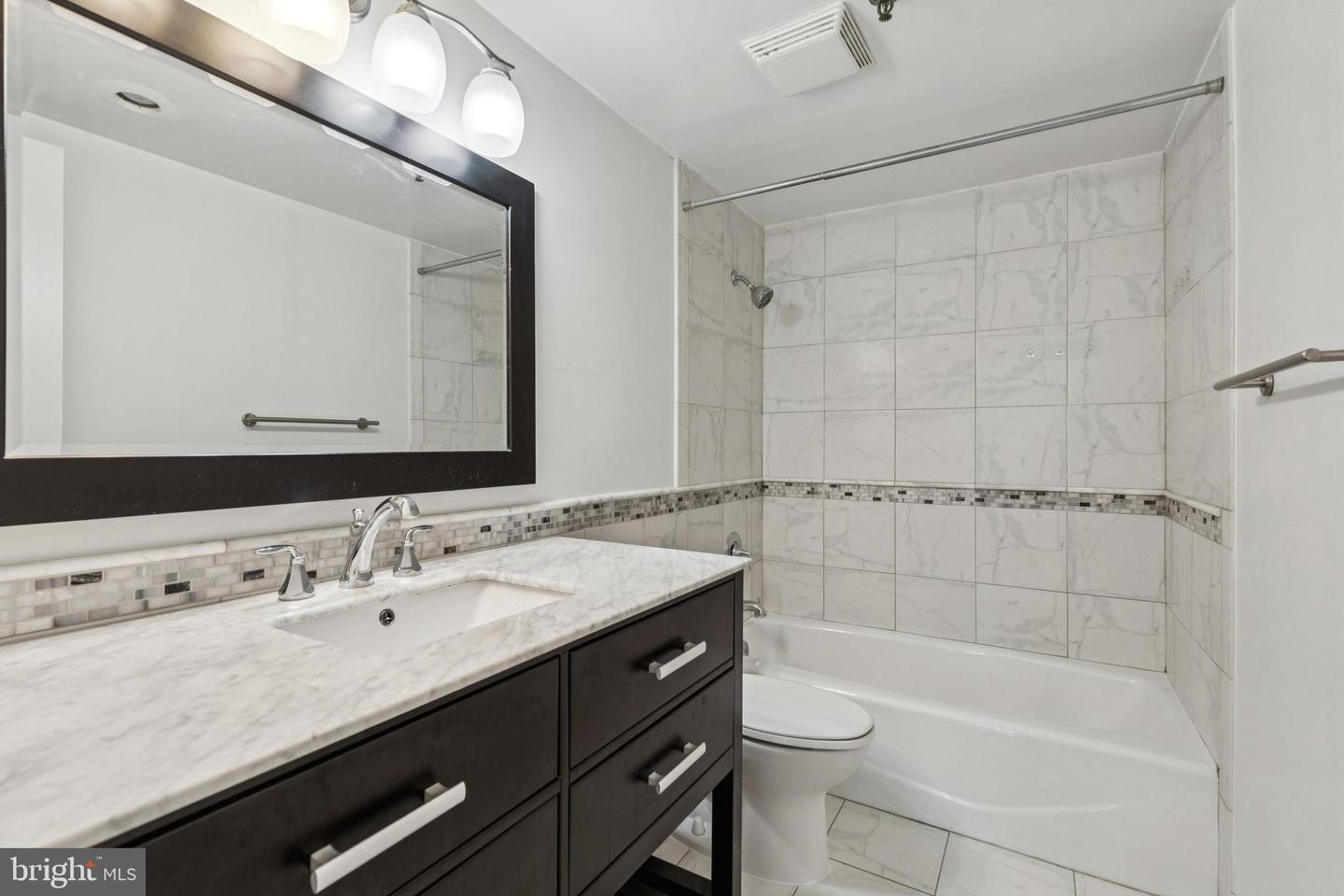 5911 EDSALL RD #801, ALEXANDRIA, Virginia 22304, 2 Bedrooms Bedrooms, ,2 BathroomsBathrooms,Residential,For sale,5911 EDSALL RD #801,VAAX2051842 MLS # VAAX2051842