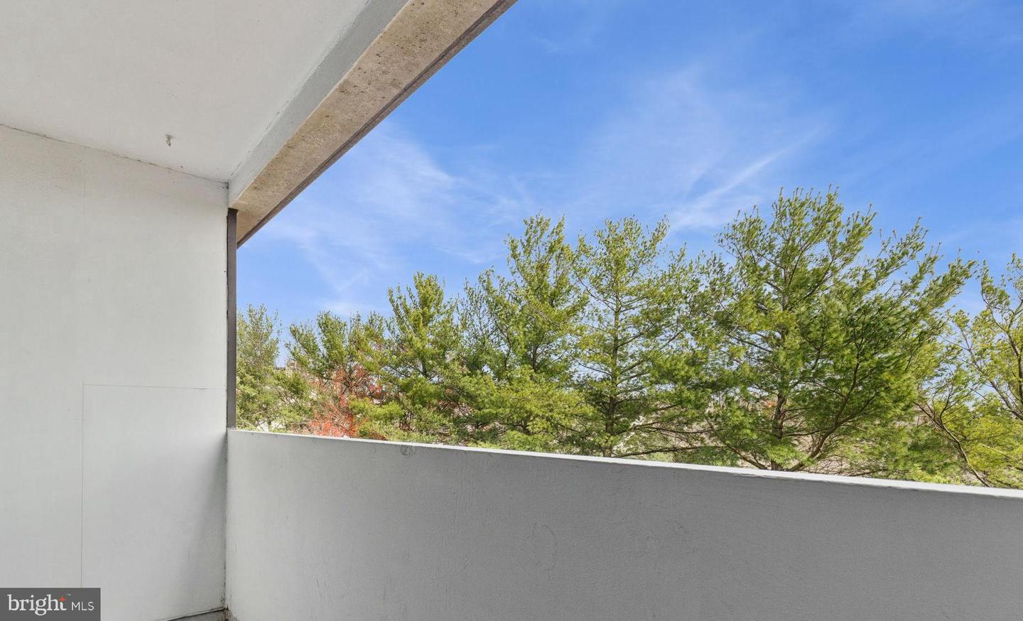 5911 EDSALL RD #801, ALEXANDRIA, Virginia 22304, 2 Bedrooms Bedrooms, ,2 BathroomsBathrooms,Residential,For sale,5911 EDSALL RD #801,VAAX2051842 MLS # VAAX2051842