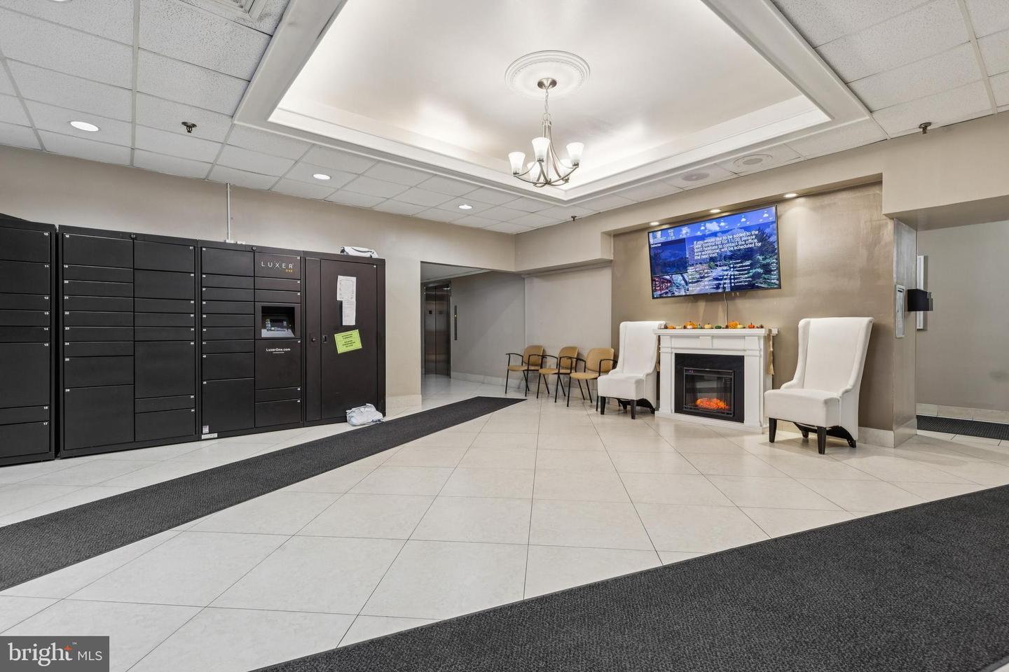 5911 EDSALL RD #801, ALEXANDRIA, Virginia 22304, 2 Bedrooms Bedrooms, ,2 BathroomsBathrooms,Residential,For sale,5911 EDSALL RD #801,VAAX2051842 MLS # VAAX2051842