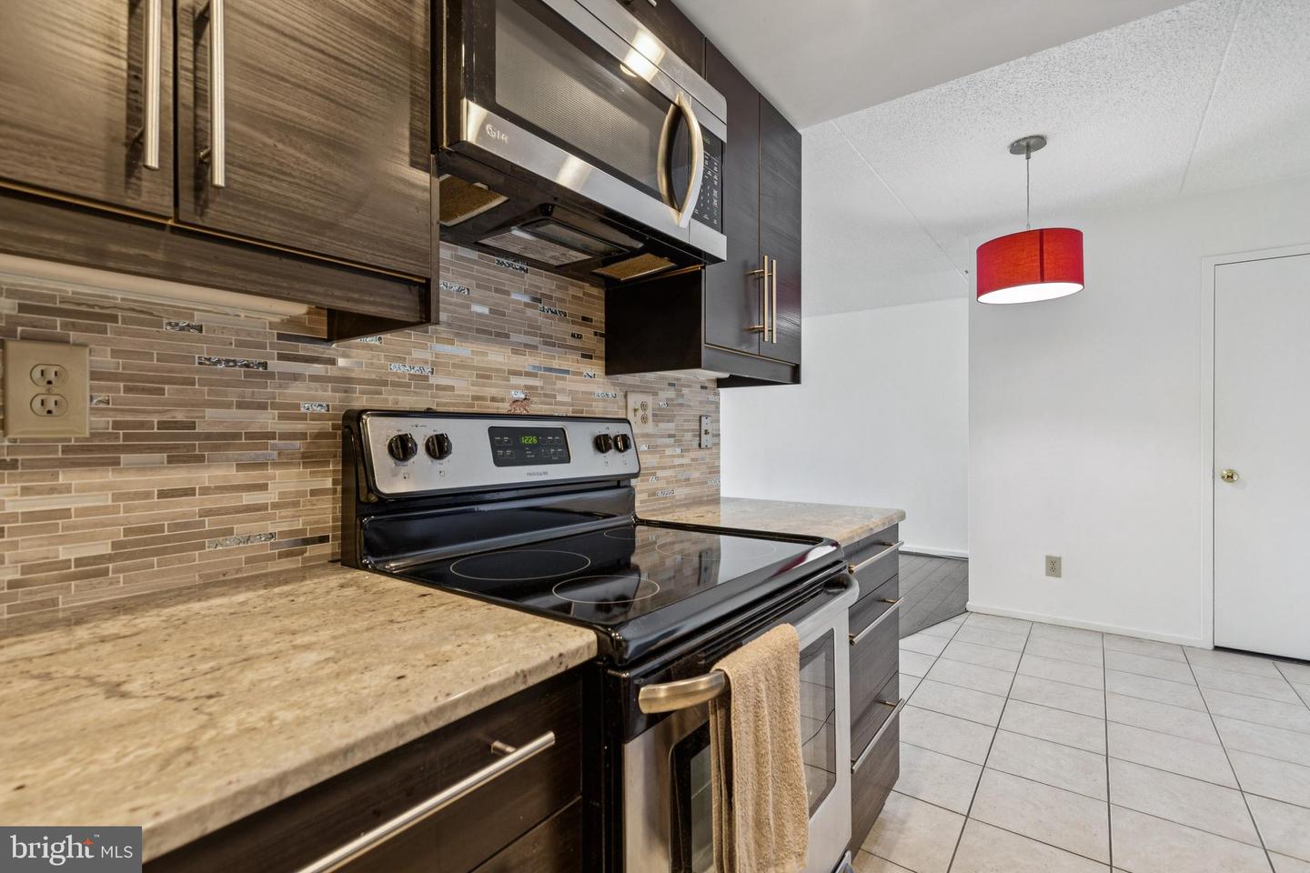 5911 EDSALL RD #801, ALEXANDRIA, Virginia 22304, 2 Bedrooms Bedrooms, ,2 BathroomsBathrooms,Residential,For sale,5911 EDSALL RD #801,VAAX2051842 MLS # VAAX2051842