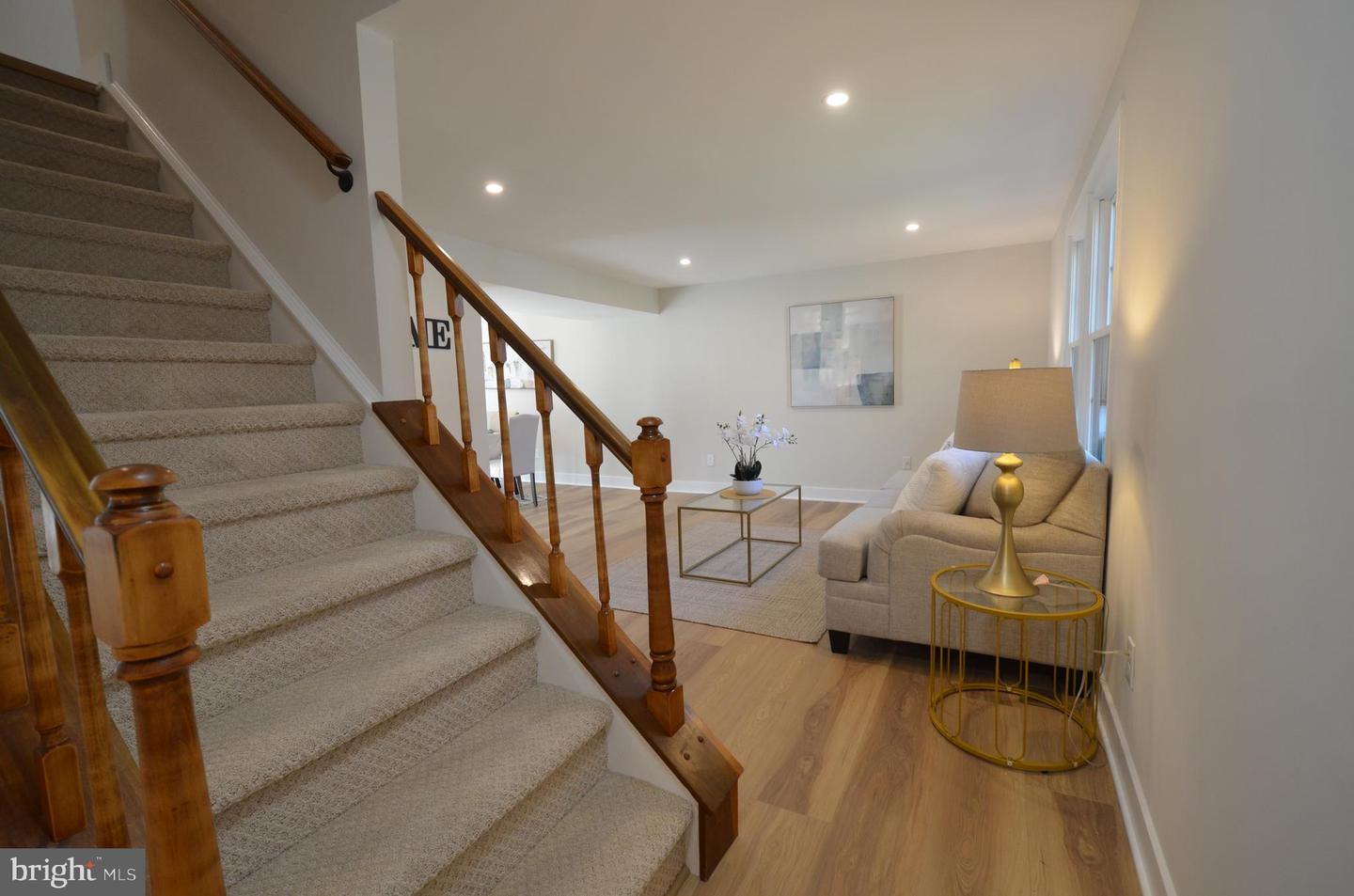 8375 MAGIC LEAF RD, SPRINGFIELD, Virginia 22153, 4 Bedrooms Bedrooms, ,2 BathroomsBathrooms,Residential,For sale,8375 MAGIC LEAF RD,VAFX2279296 MLS # VAFX2279296