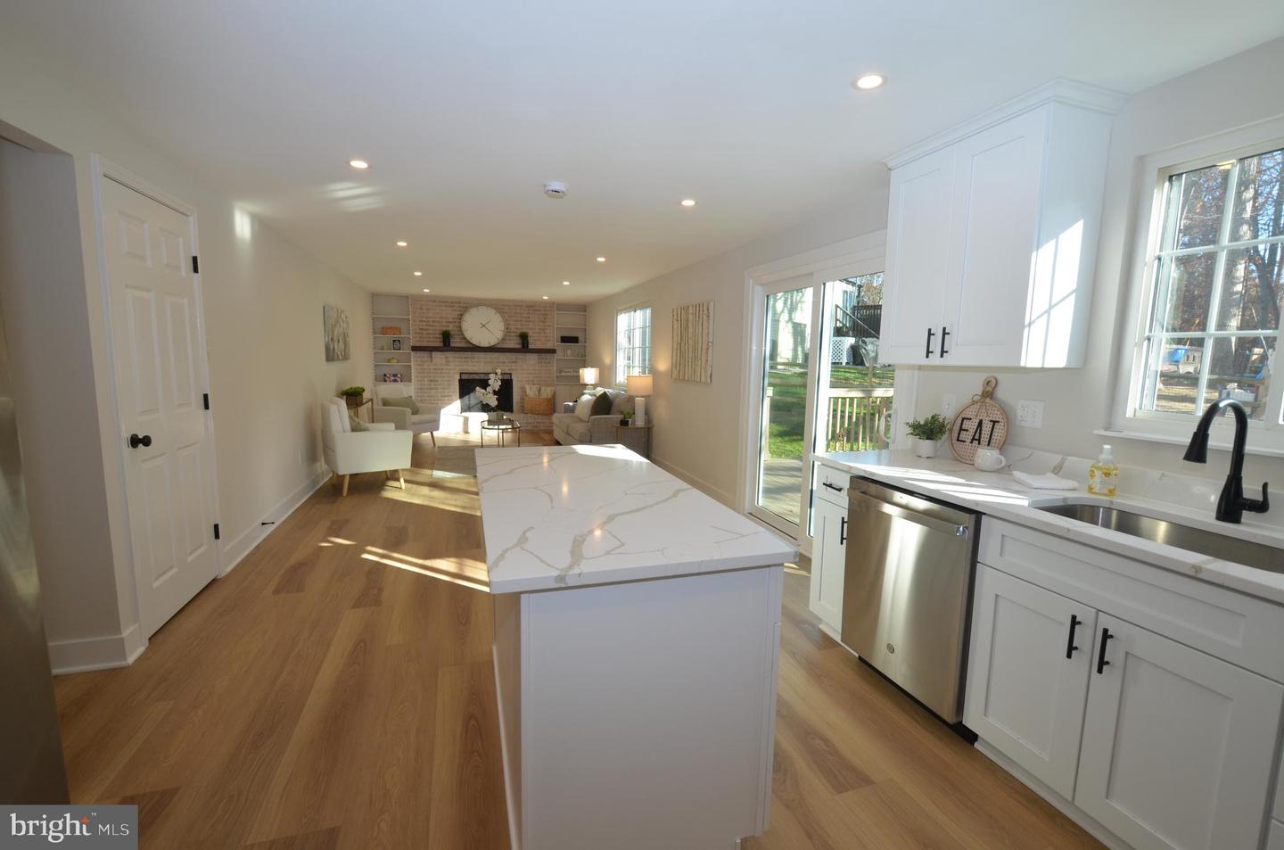 8375 MAGIC LEAF RD, SPRINGFIELD, Virginia 22153, 4 Bedrooms Bedrooms, ,2 BathroomsBathrooms,Residential,For sale,8375 MAGIC LEAF RD,VAFX2279296 MLS # VAFX2279296