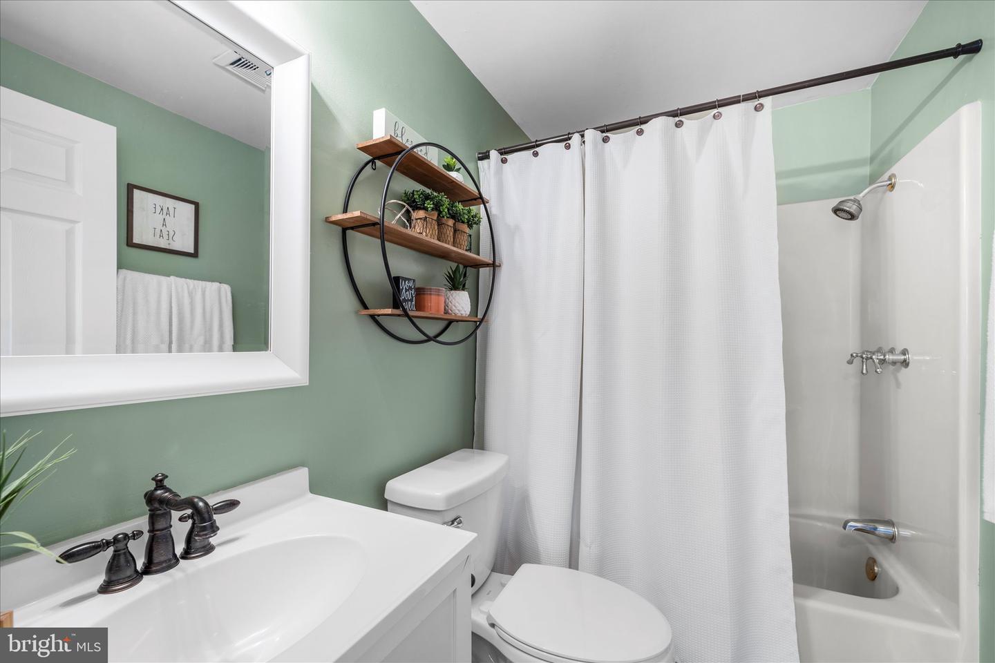 2400 YOUNGS DR, HAYMARKET, Virginia 20169, 3 Bedrooms Bedrooms, ,2 BathroomsBathrooms,Residential,For sale,2400 YOUNGS DR,VAPW2107926 MLS # VAPW2107926