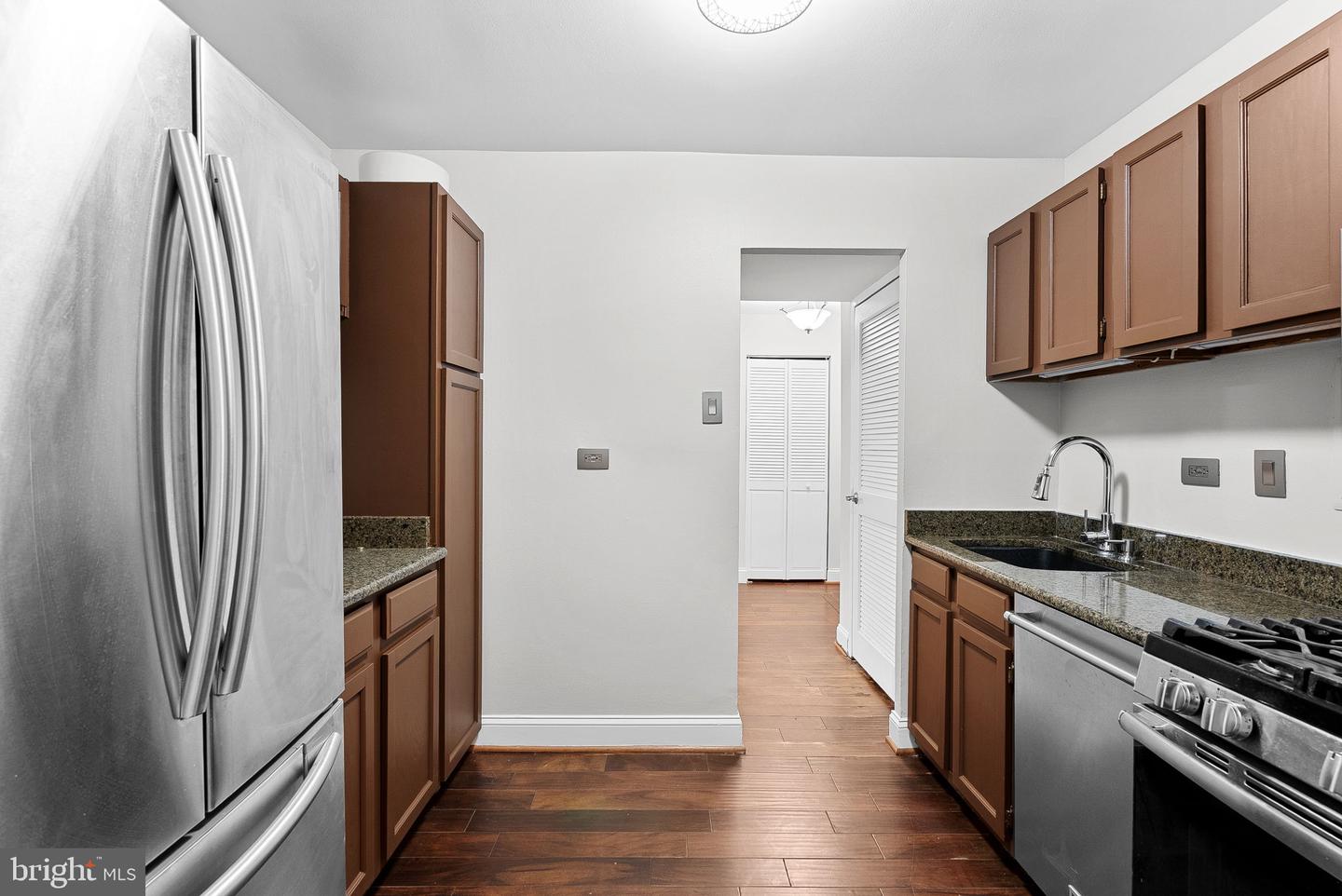 5340 HOLMES RUN PKWY #107, ALEXANDRIA, Virginia 22304, 2 Bedrooms Bedrooms, ,1 BathroomBathrooms,Residential,For sale,5340 HOLMES RUN PKWY #107,VAAX2051872 MLS # VAAX2051872