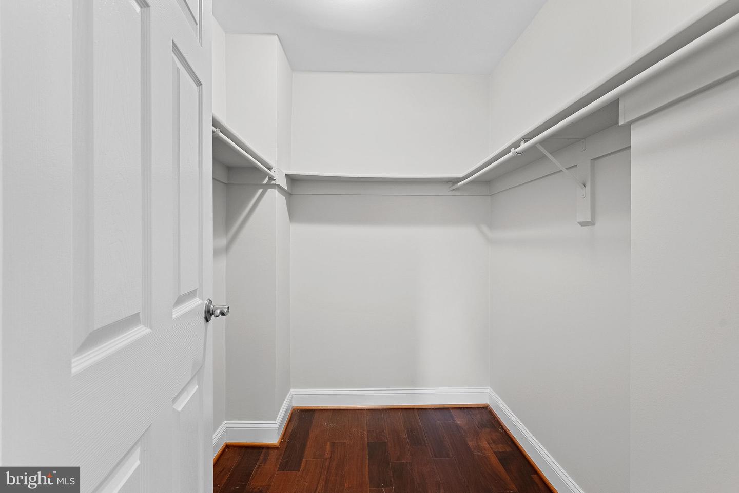 5340 HOLMES RUN PKWY #107, ALEXANDRIA, Virginia 22304, 2 Bedrooms Bedrooms, ,1 BathroomBathrooms,Residential,For sale,5340 HOLMES RUN PKWY #107,VAAX2051872 MLS # VAAX2051872