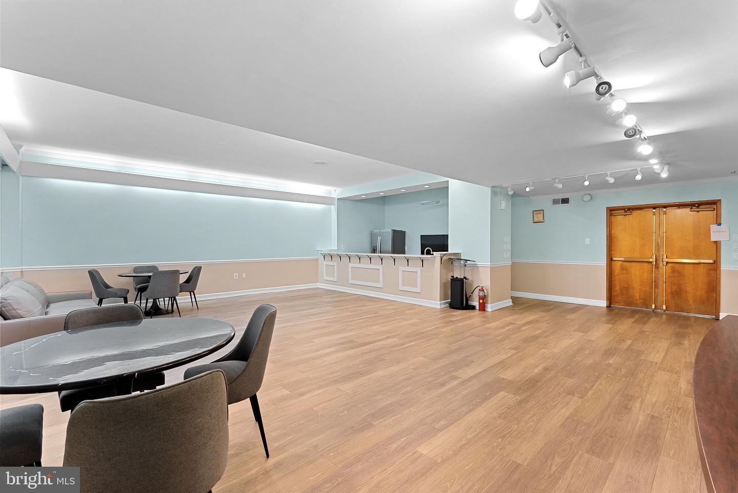 5340 HOLMES RUN PKWY #107, ALEXANDRIA, Virginia 22304, 2 Bedrooms Bedrooms, ,1 BathroomBathrooms,Residential,For sale,5340 HOLMES RUN PKWY #107,VAAX2051872 MLS # VAAX2051872