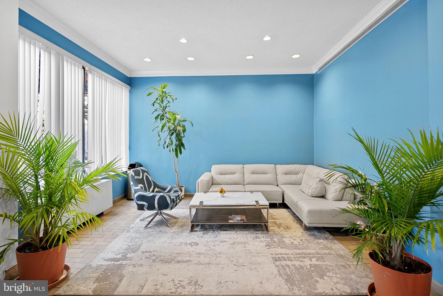 5340 HOLMES RUN PKWY #107, ALEXANDRIA, Virginia 22304, 2 Bedrooms Bedrooms, ,1 BathroomBathrooms,Residential,For sale,5340 HOLMES RUN PKWY #107,VAAX2051872 MLS # VAAX2051872