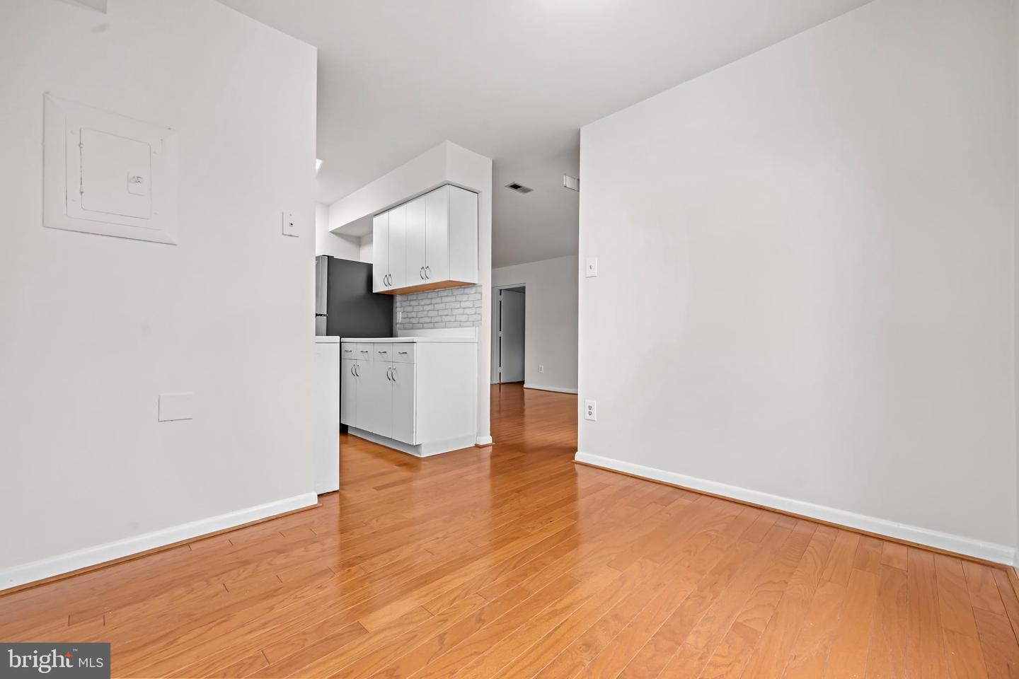 11200 CHESTNUT GROVE SQ #203, RESTON, Virginia 20190, 3 Bedrooms Bedrooms, ,1 BathroomBathrooms,Residential,For sale,11200 CHESTNUT GROVE SQ #203,VAFX2279548 MLS # VAFX2279548