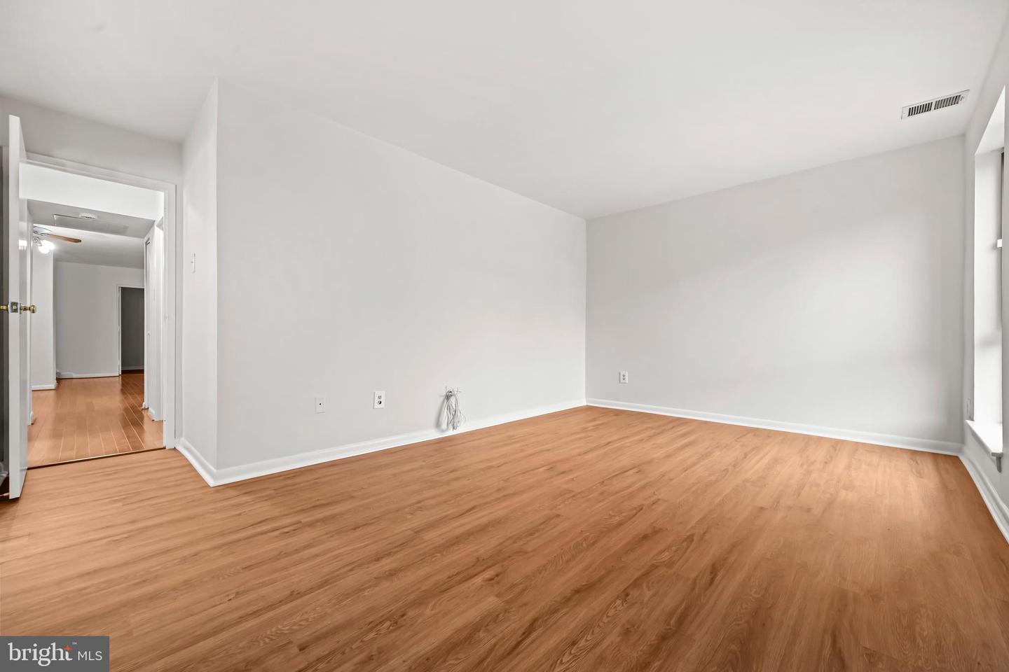 11200 CHESTNUT GROVE SQ #203, RESTON, Virginia 20190, 3 Bedrooms Bedrooms, ,1 BathroomBathrooms,Residential,For sale,11200 CHESTNUT GROVE SQ #203,VAFX2279548 MLS # VAFX2279548