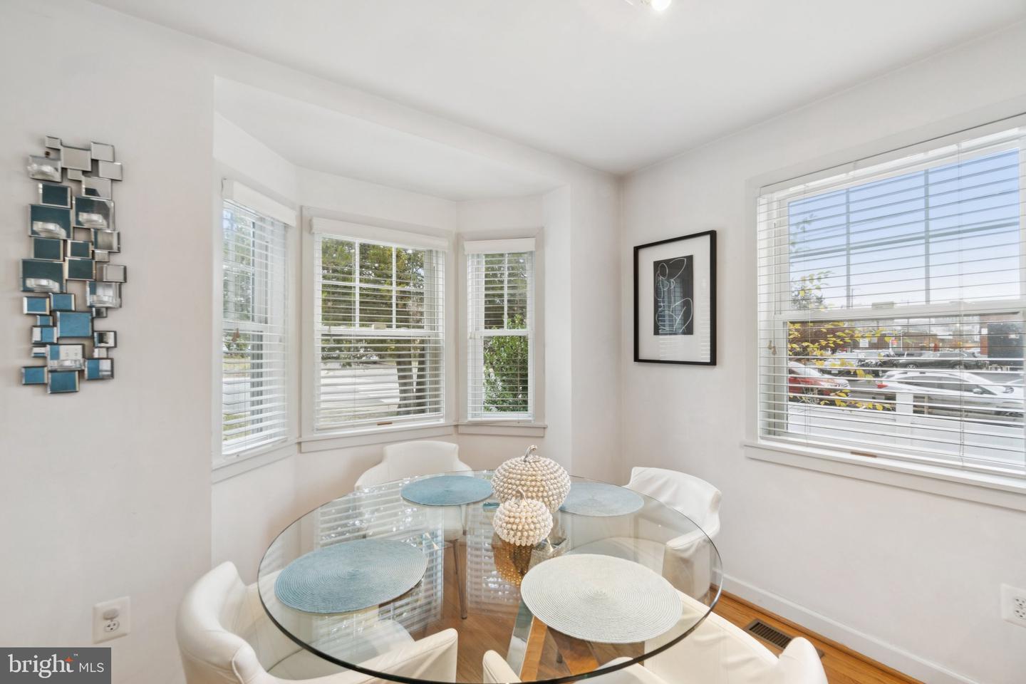 5300 WILSON BLVD, ARLINGTON, Virginia 22205, 2 Bedrooms Bedrooms, ,3 BathroomsBathrooms,Residential,For sale,5300 WILSON BLVD,VAAR2066110 MLS # VAAR2066110