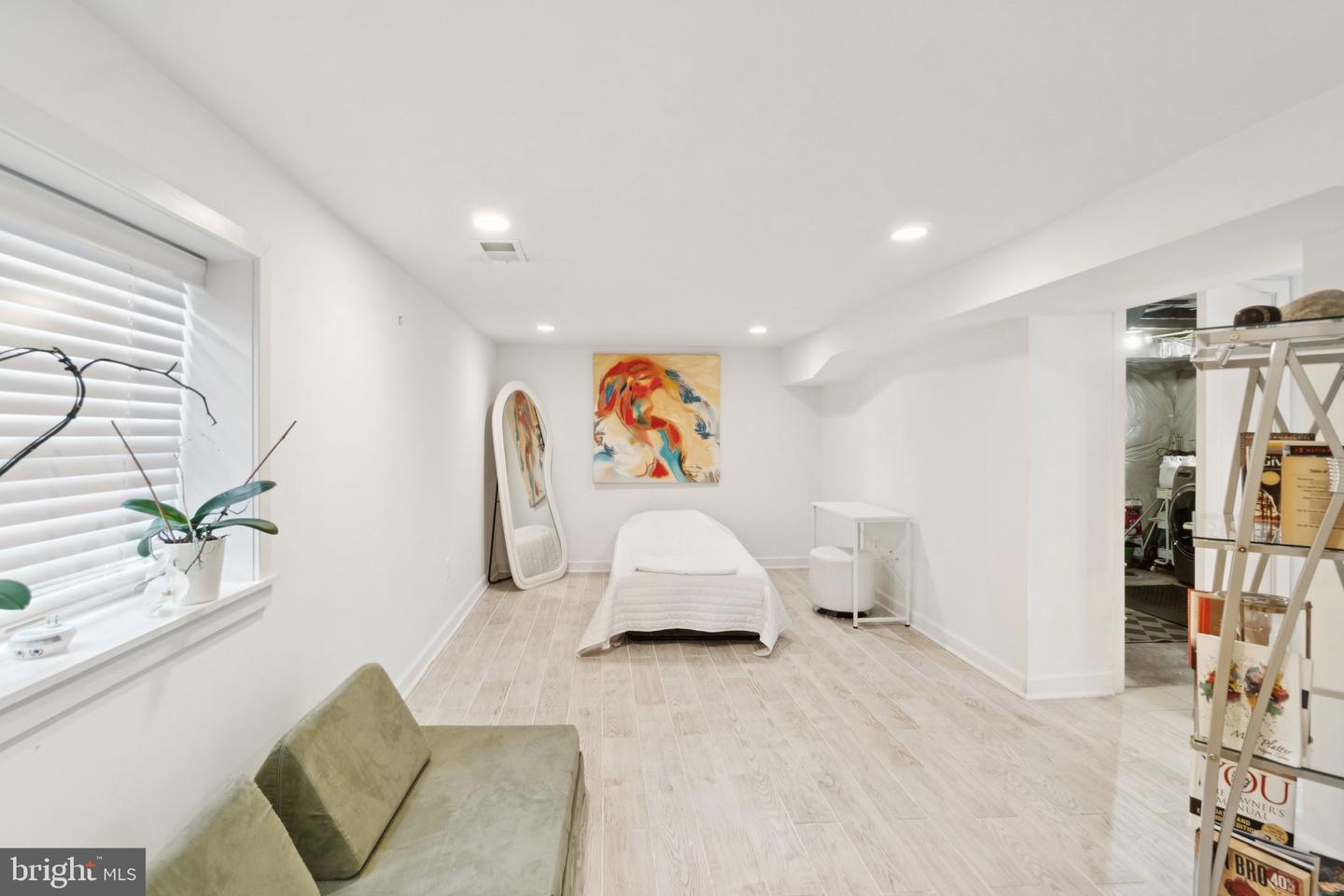 5300 WILSON BLVD, ARLINGTON, Virginia 22205, 2 Bedrooms Bedrooms, ,3 BathroomsBathrooms,Residential,For sale,5300 WILSON BLVD,VAAR2066110 MLS # VAAR2066110