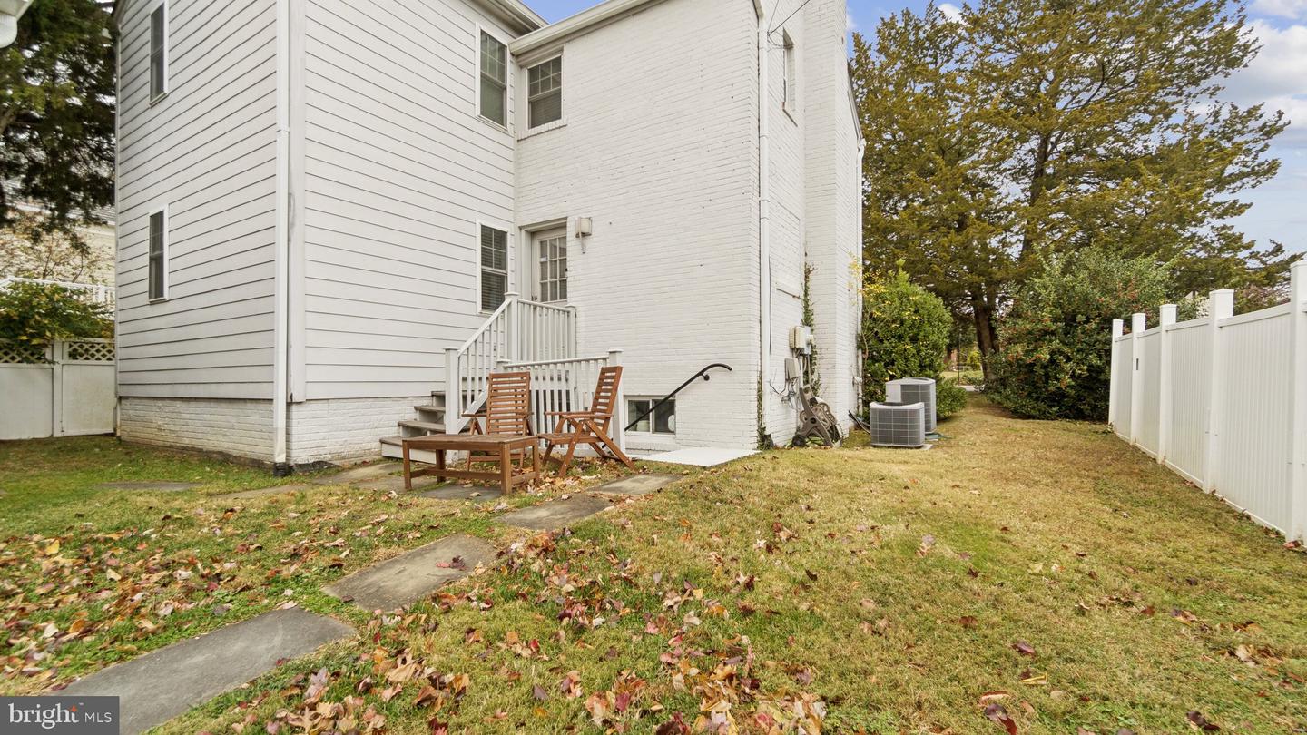 5300 WILSON BLVD, ARLINGTON, Virginia 22205, 2 Bedrooms Bedrooms, ,3 BathroomsBathrooms,Residential,For sale,5300 WILSON BLVD,VAAR2066110 MLS # VAAR2066110