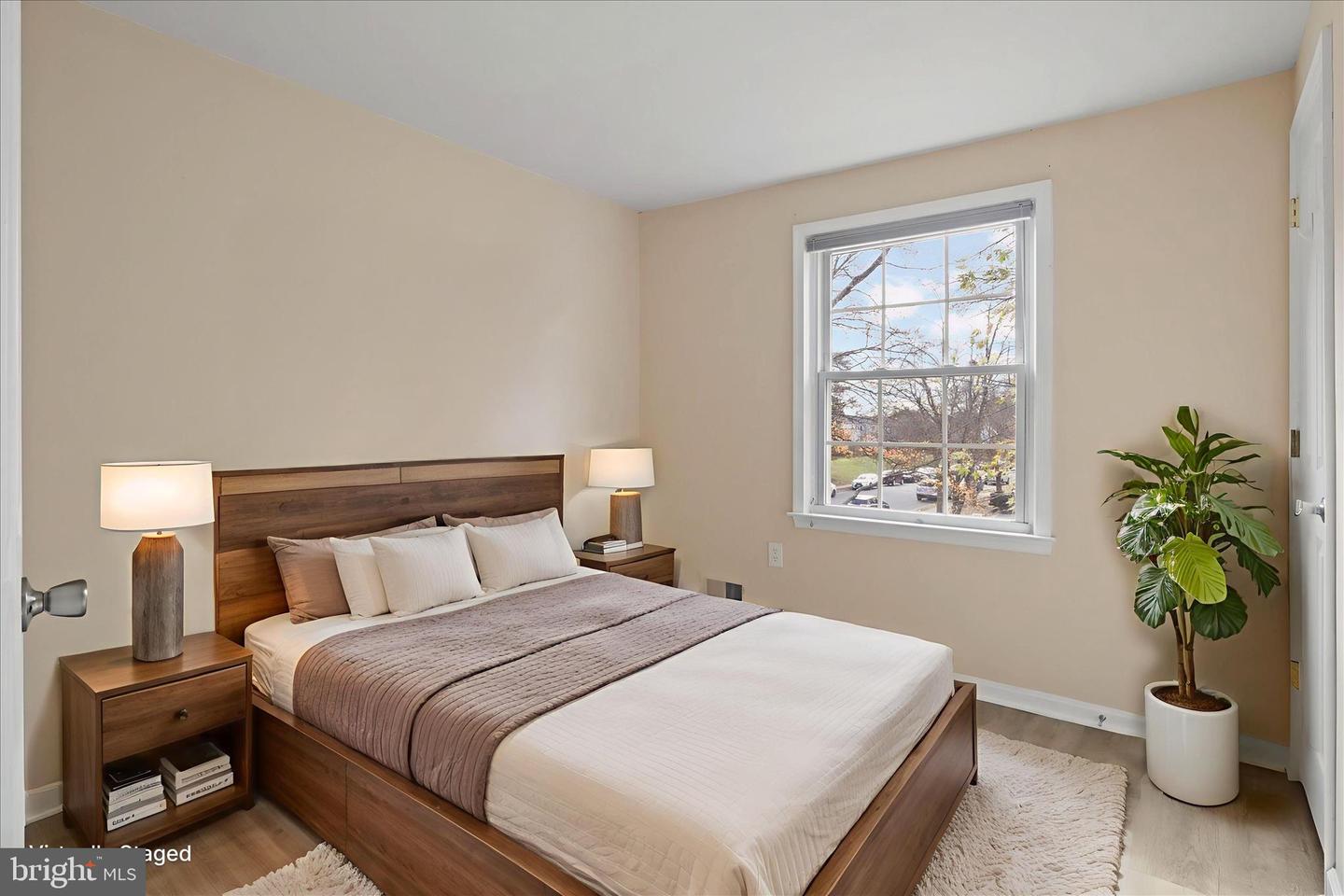 8180 FERNLAKE CT, ALEXANDRIA, Virginia 22309, 4 Bedrooms Bedrooms, ,3 BathroomsBathrooms,Residential,For sale,8180 FERNLAKE CT,VAFX2279320 MLS # VAFX2279320