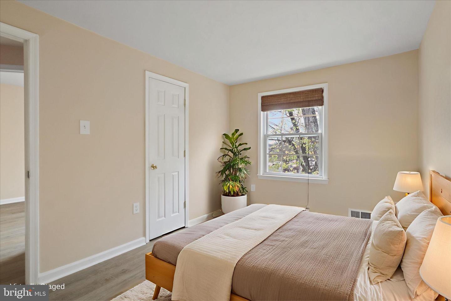 8180 FERNLAKE CT, ALEXANDRIA, Virginia 22309, 4 Bedrooms Bedrooms, ,3 BathroomsBathrooms,Residential,For sale,8180 FERNLAKE CT,VAFX2279320 MLS # VAFX2279320