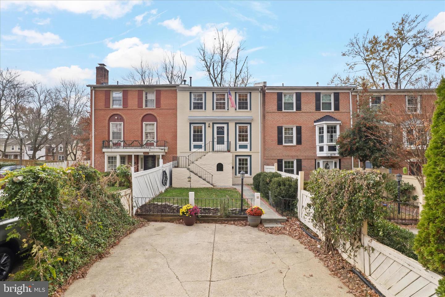 8180 FERNLAKE CT, ALEXANDRIA, Virginia 22309, 4 Bedrooms Bedrooms, ,3 BathroomsBathrooms,Residential,For sale,8180 FERNLAKE CT,VAFX2279320 MLS # VAFX2279320