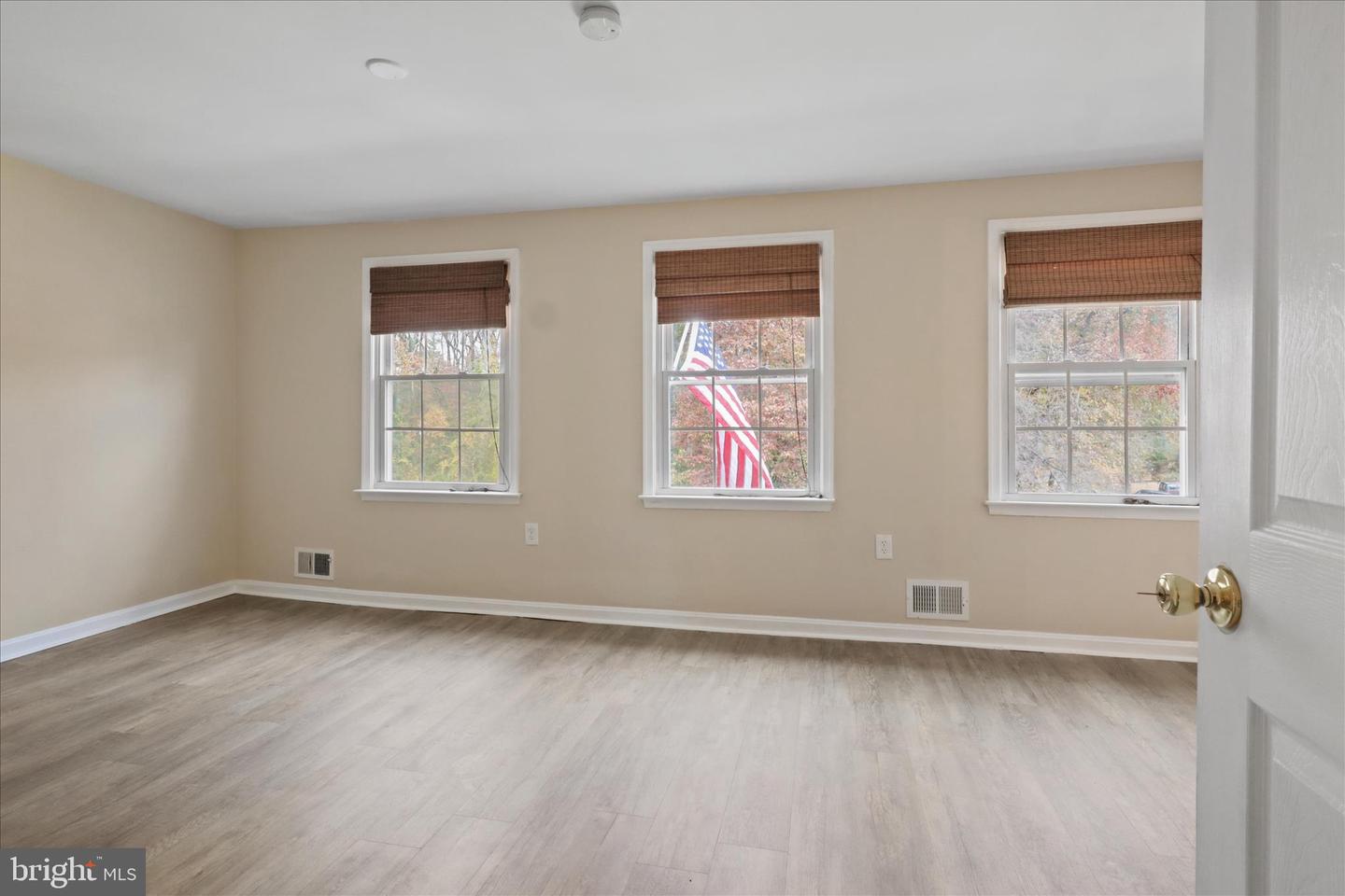 8180 FERNLAKE CT, ALEXANDRIA, Virginia 22309, 4 Bedrooms Bedrooms, ,3 BathroomsBathrooms,Residential,For sale,8180 FERNLAKE CT,VAFX2279320 MLS # VAFX2279320