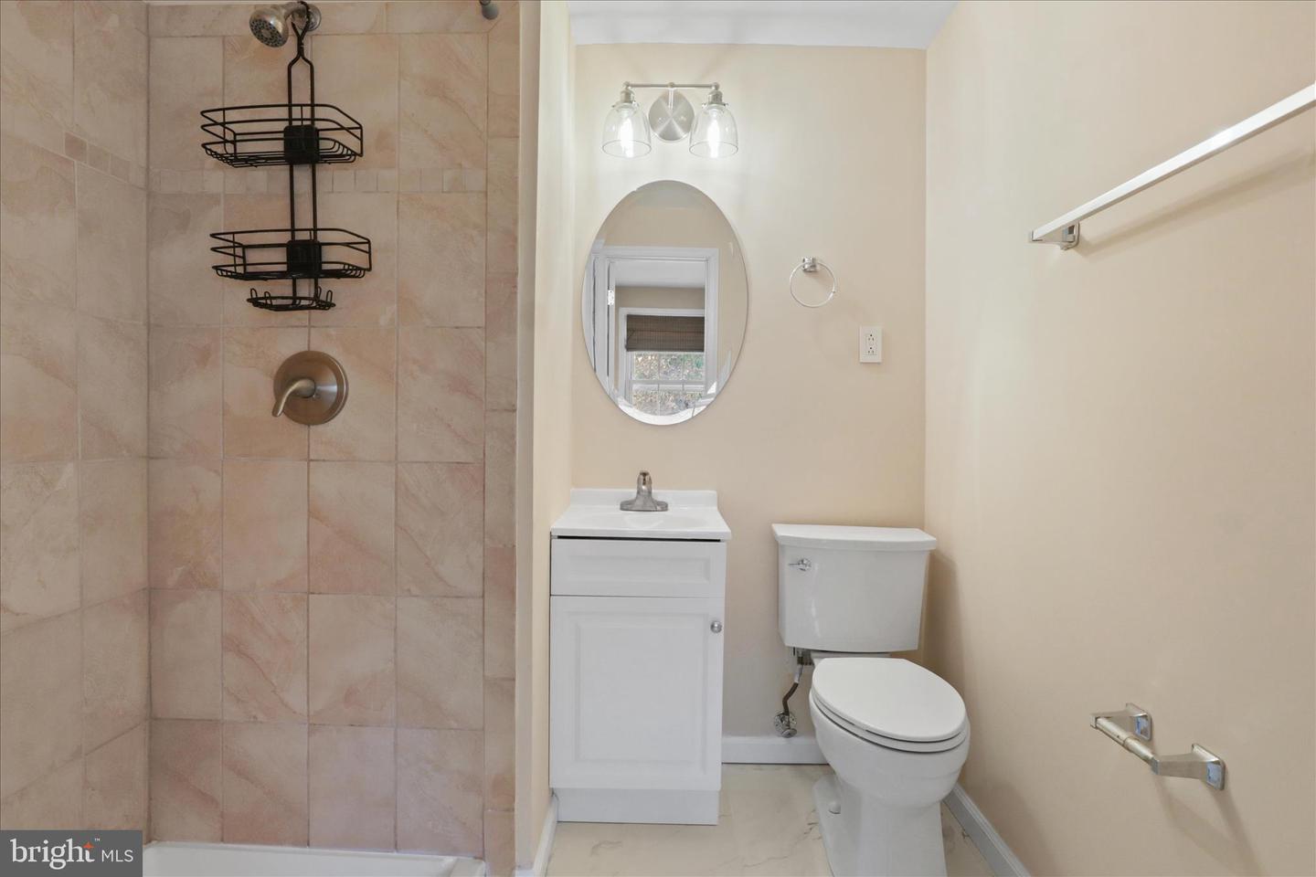 8180 FERNLAKE CT, ALEXANDRIA, Virginia 22309, 4 Bedrooms Bedrooms, ,3 BathroomsBathrooms,Residential,For sale,8180 FERNLAKE CT,VAFX2279320 MLS # VAFX2279320