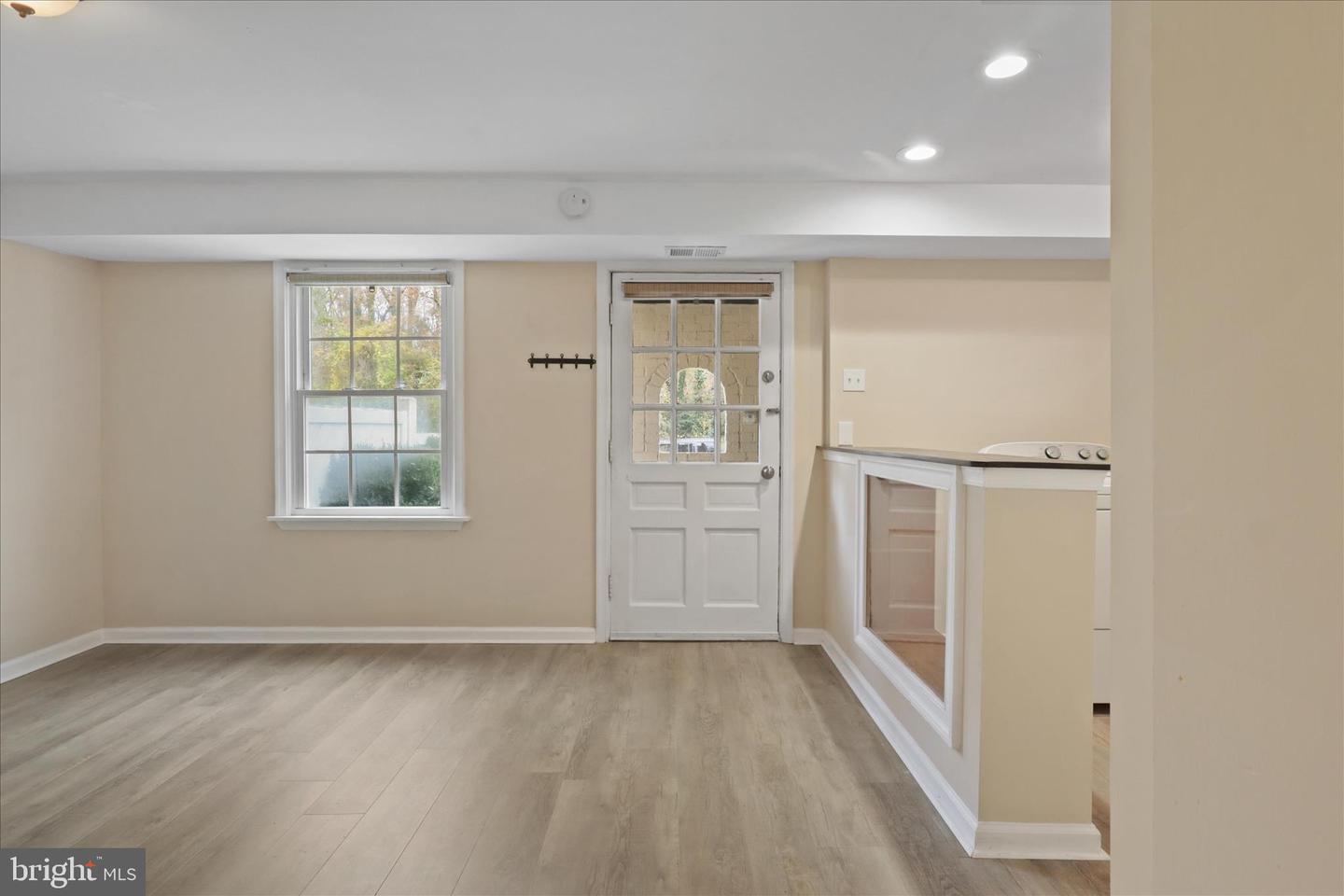 8180 FERNLAKE CT, ALEXANDRIA, Virginia 22309, 4 Bedrooms Bedrooms, ,3 BathroomsBathrooms,Residential,For sale,8180 FERNLAKE CT,VAFX2279320 MLS # VAFX2279320